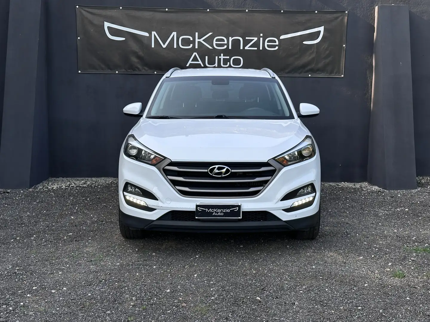 Hyundai TUCSON 1.7 crdi Sound 2wd 115cv Weiß - 2