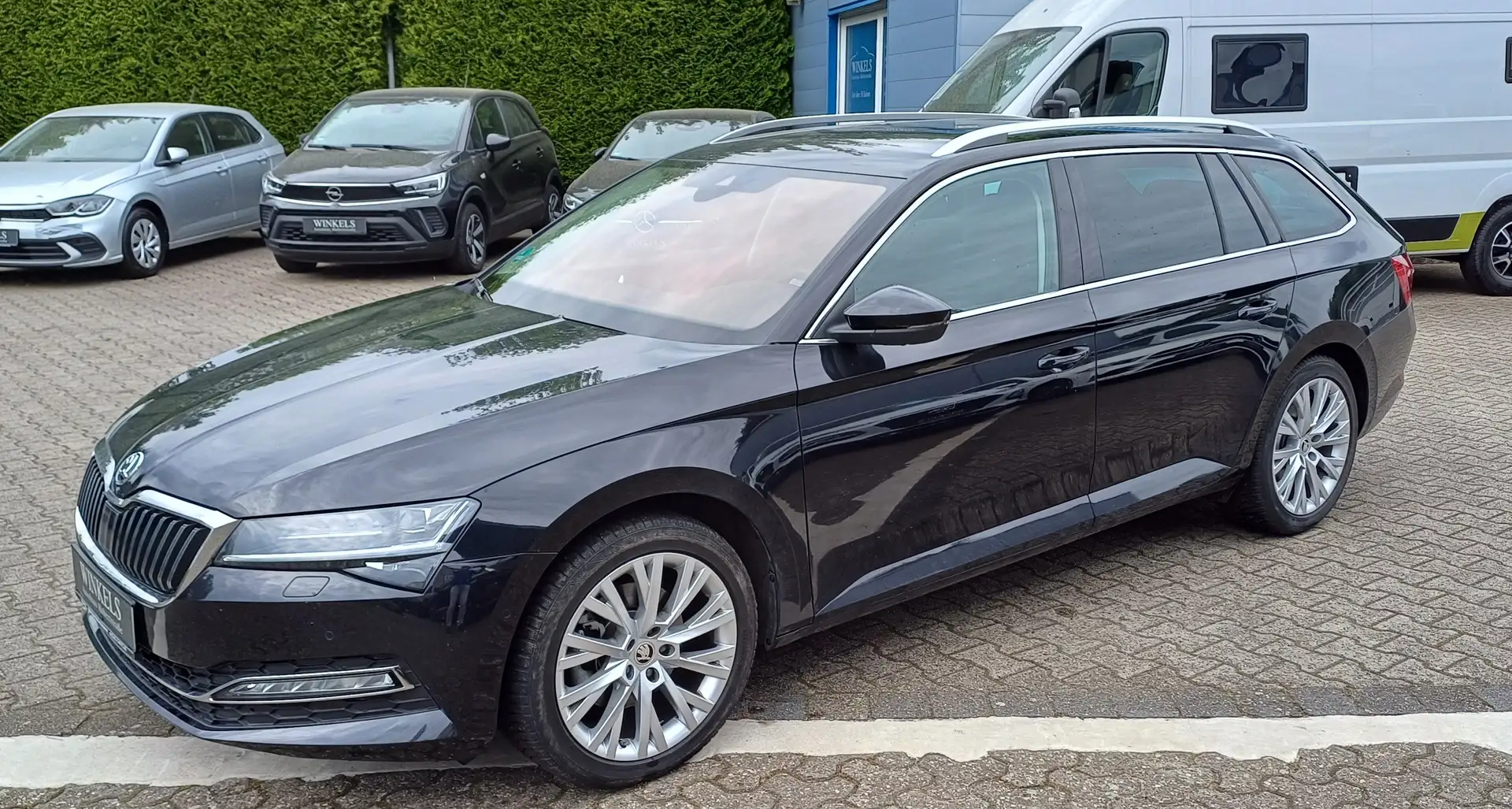 Skoda Superb Style DSG-Klimaaut-Navi-360°-Memory-ACC-PDC-18" Schwarz - 1