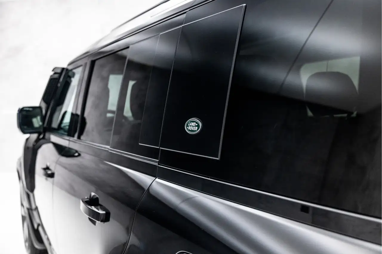 Land Rover Defender 110 2.0 P400e 110 XS Edition Pano 22" Stoelv, миниатюра 16