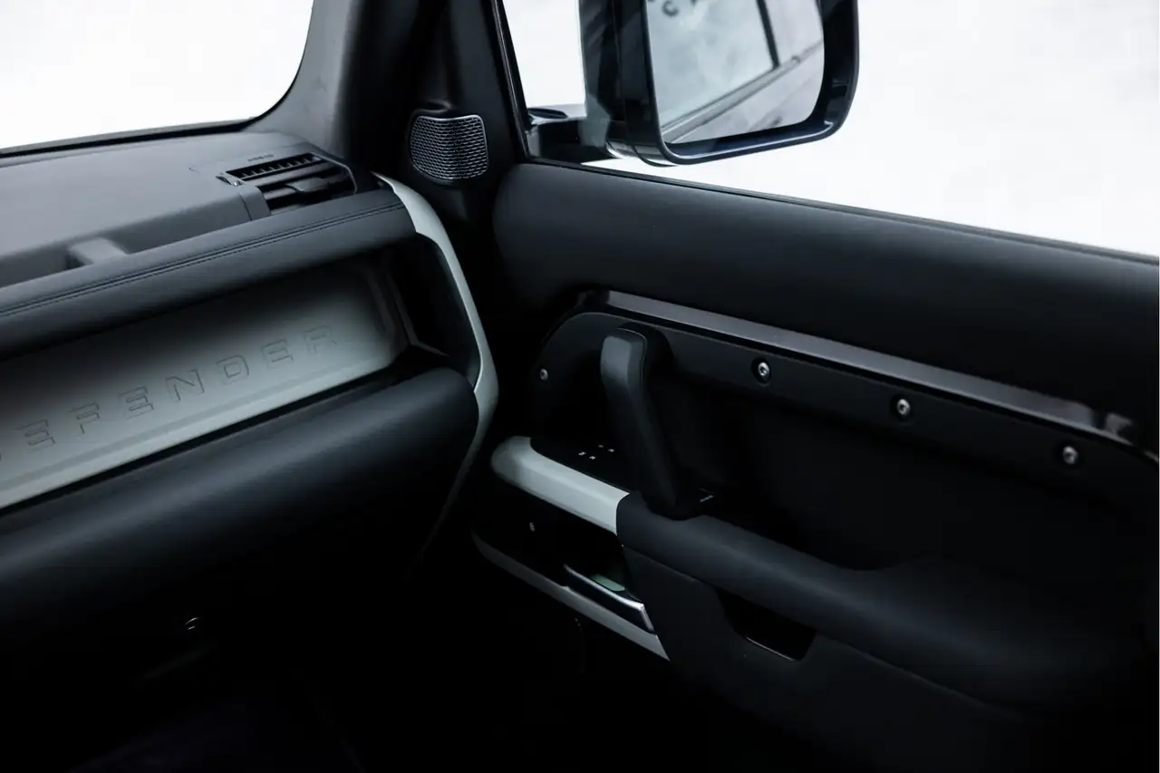 Land Rover Defender 110 2.0 P400e 110 XS Edition Pano 22" Stoelv, миниатюра 26