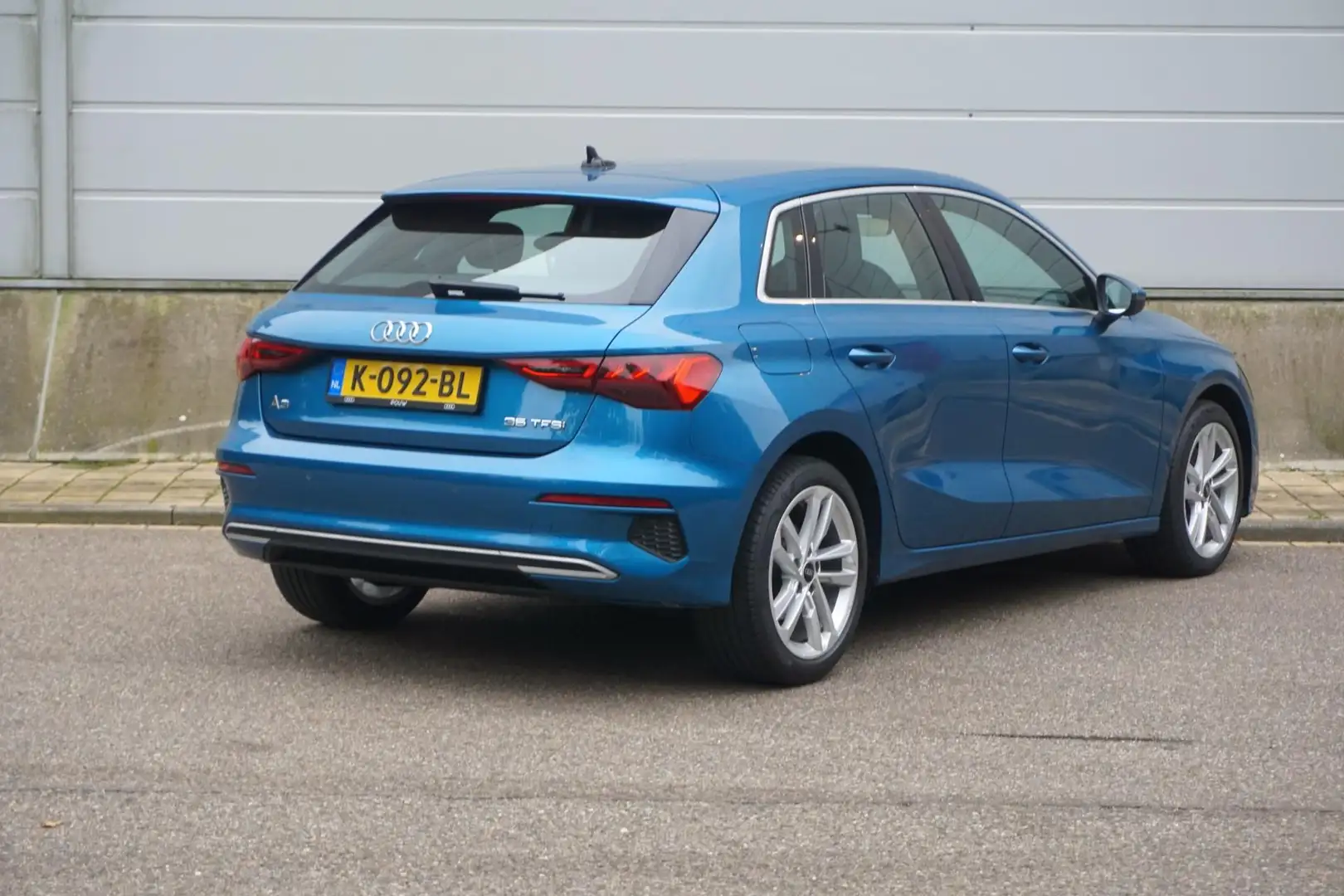 Audi A3 Sportback 35 TFSI 150pk CoD Advanced Edition | Sma Bleu - 2