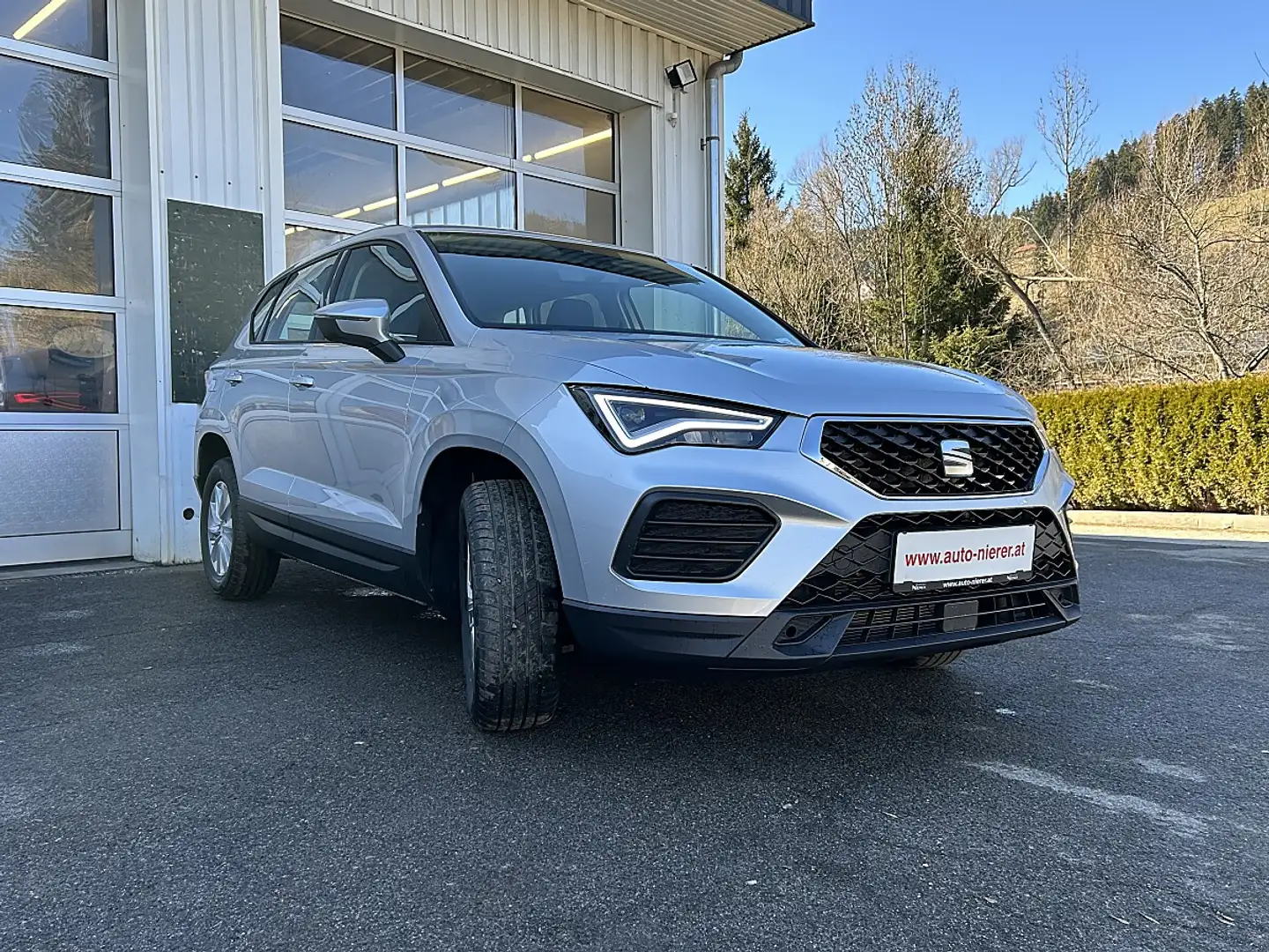 SEAT Ateca 1,0 TSI Reference Edition Silber - 2