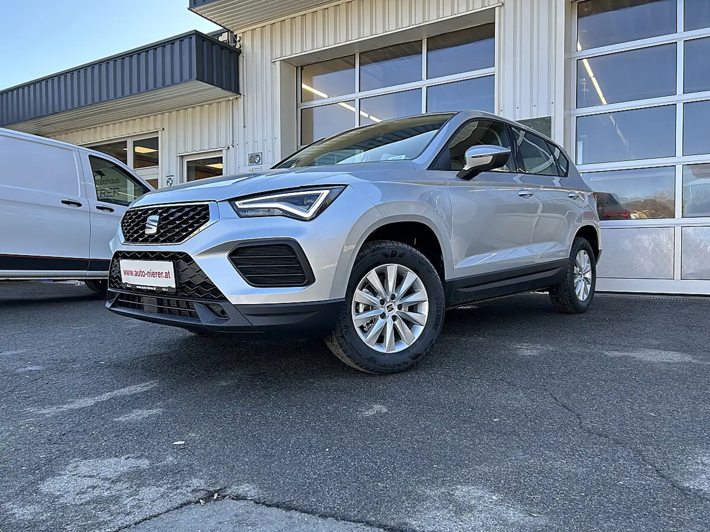 SEAT Ateca 1,0 TSI Reference Edition Silber - 1