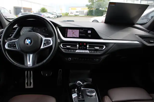 BMW 1 Series view 12