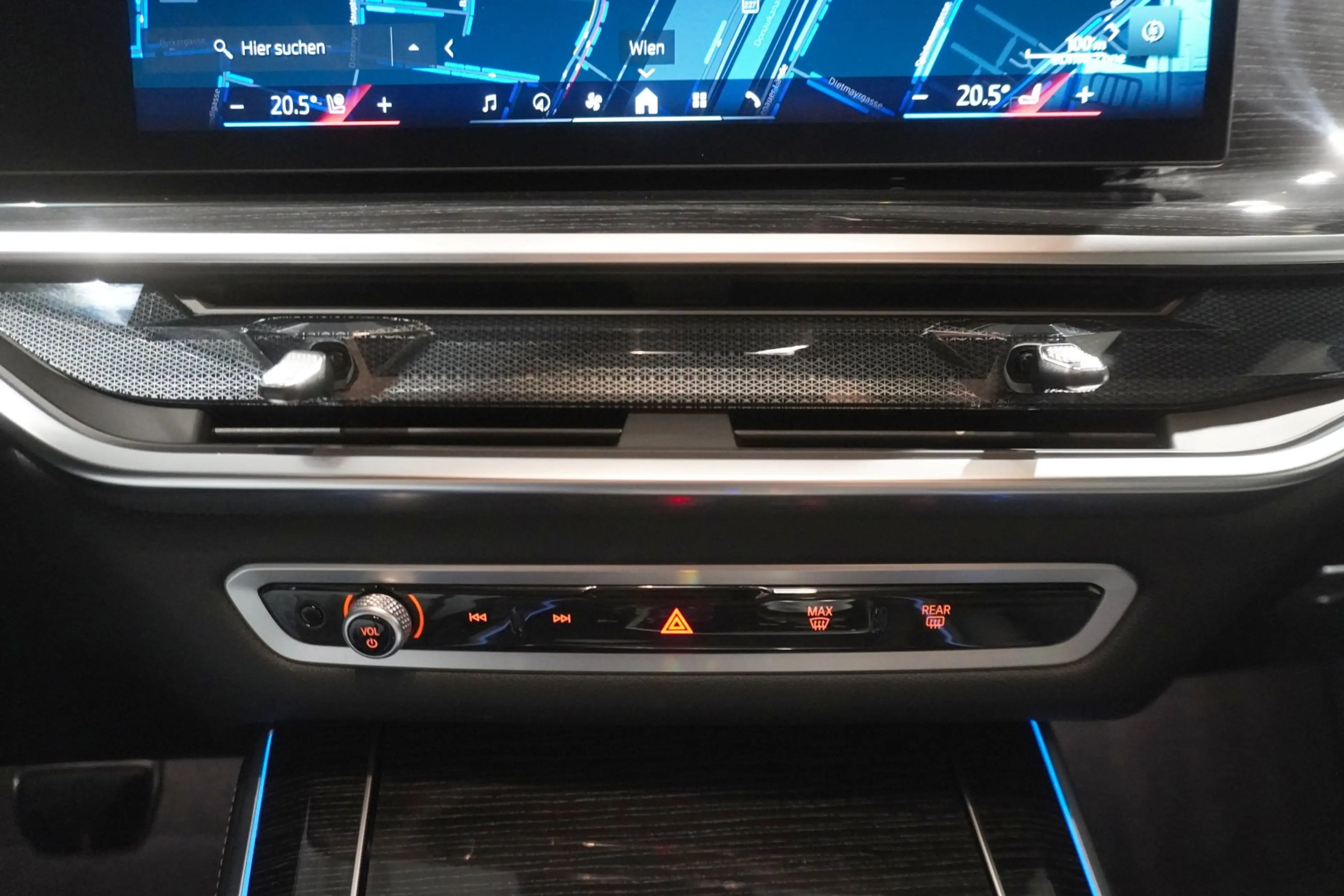 BMW X5 xDrive50e — photo 15
