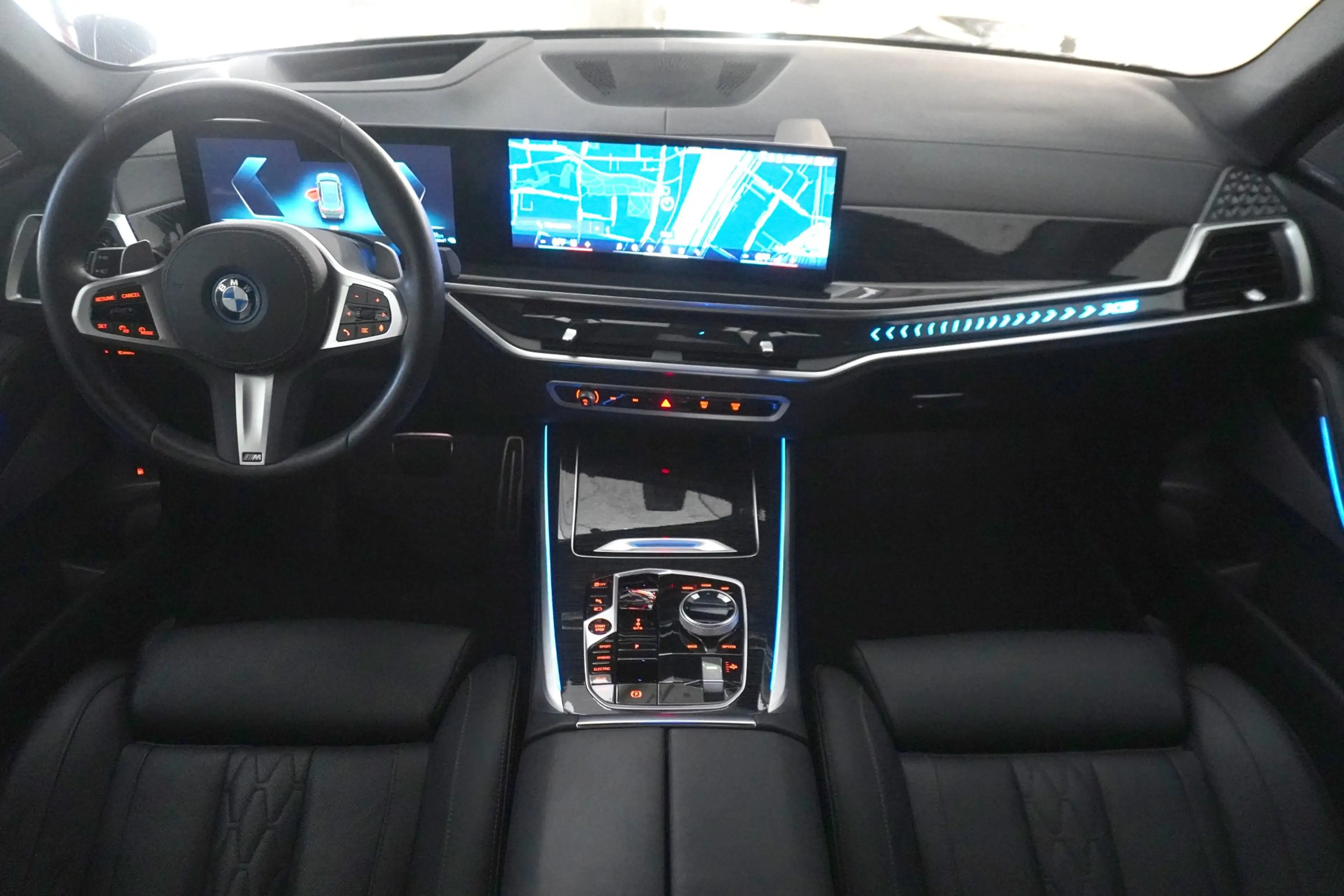 BMW X5 xDrive50e — photo 11