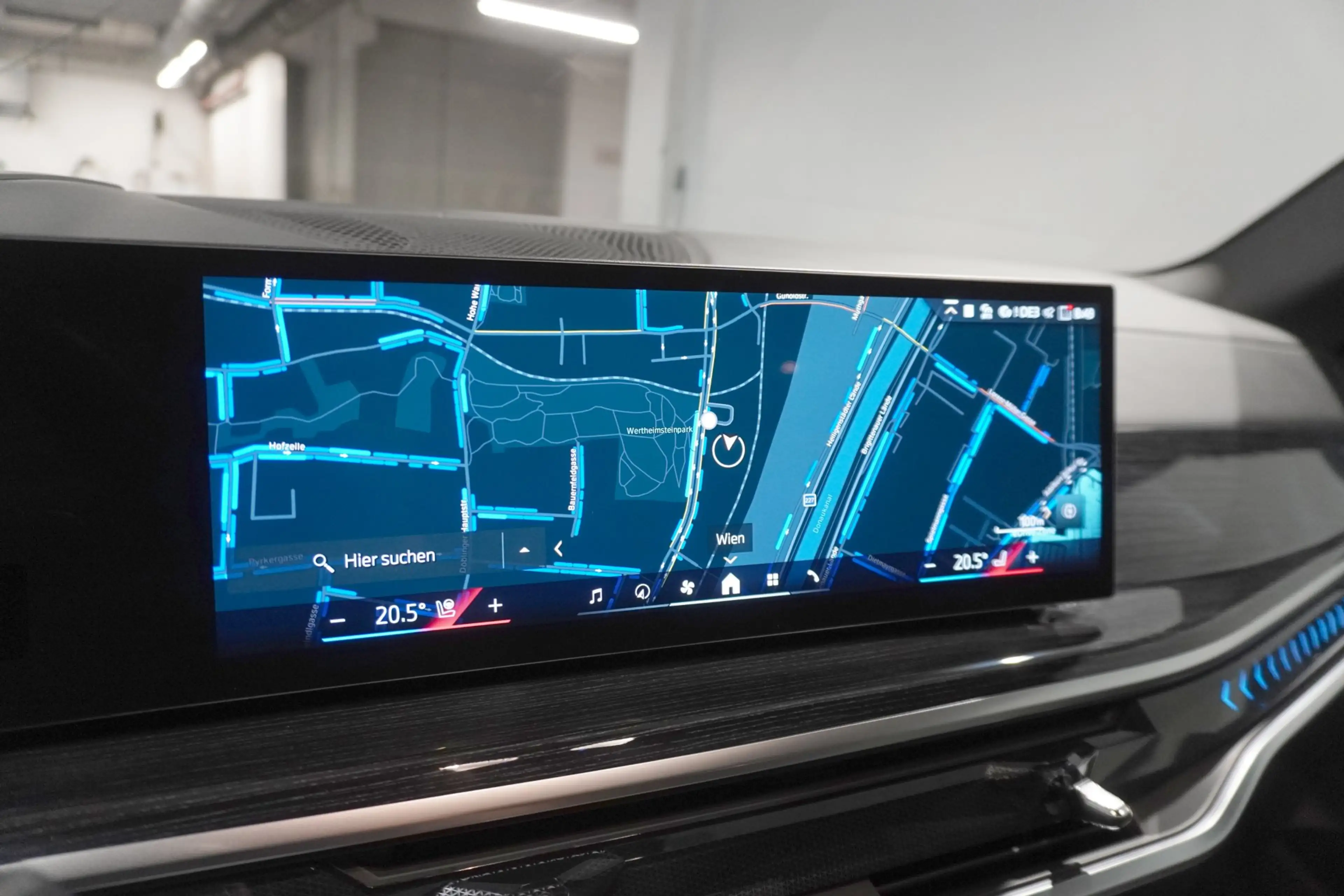 BMW X5 xDrive50e — photo 14