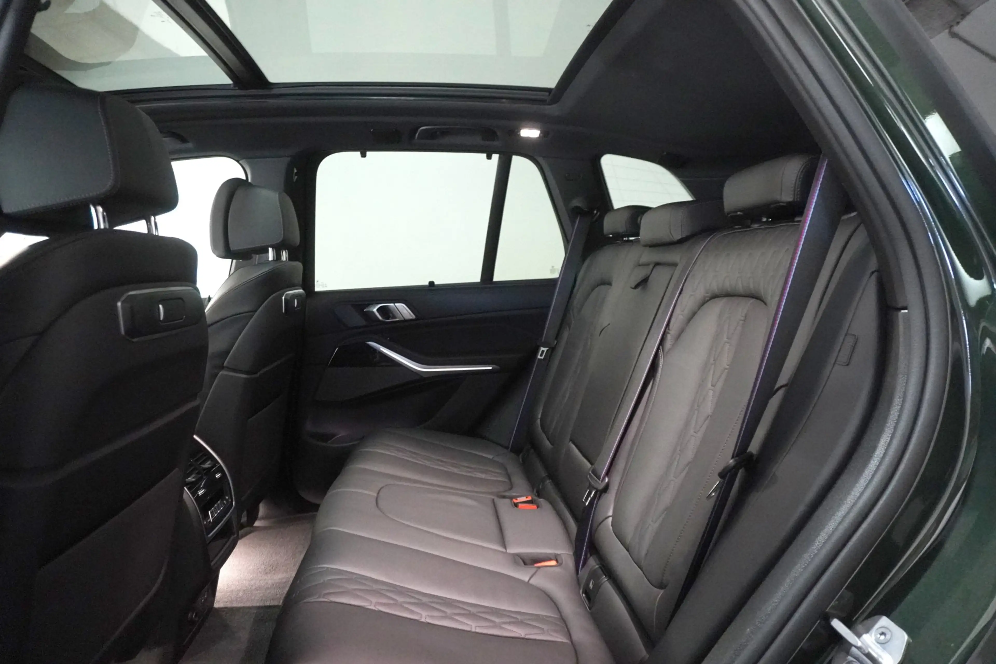 BMW X5 xDrive50e — photo 9