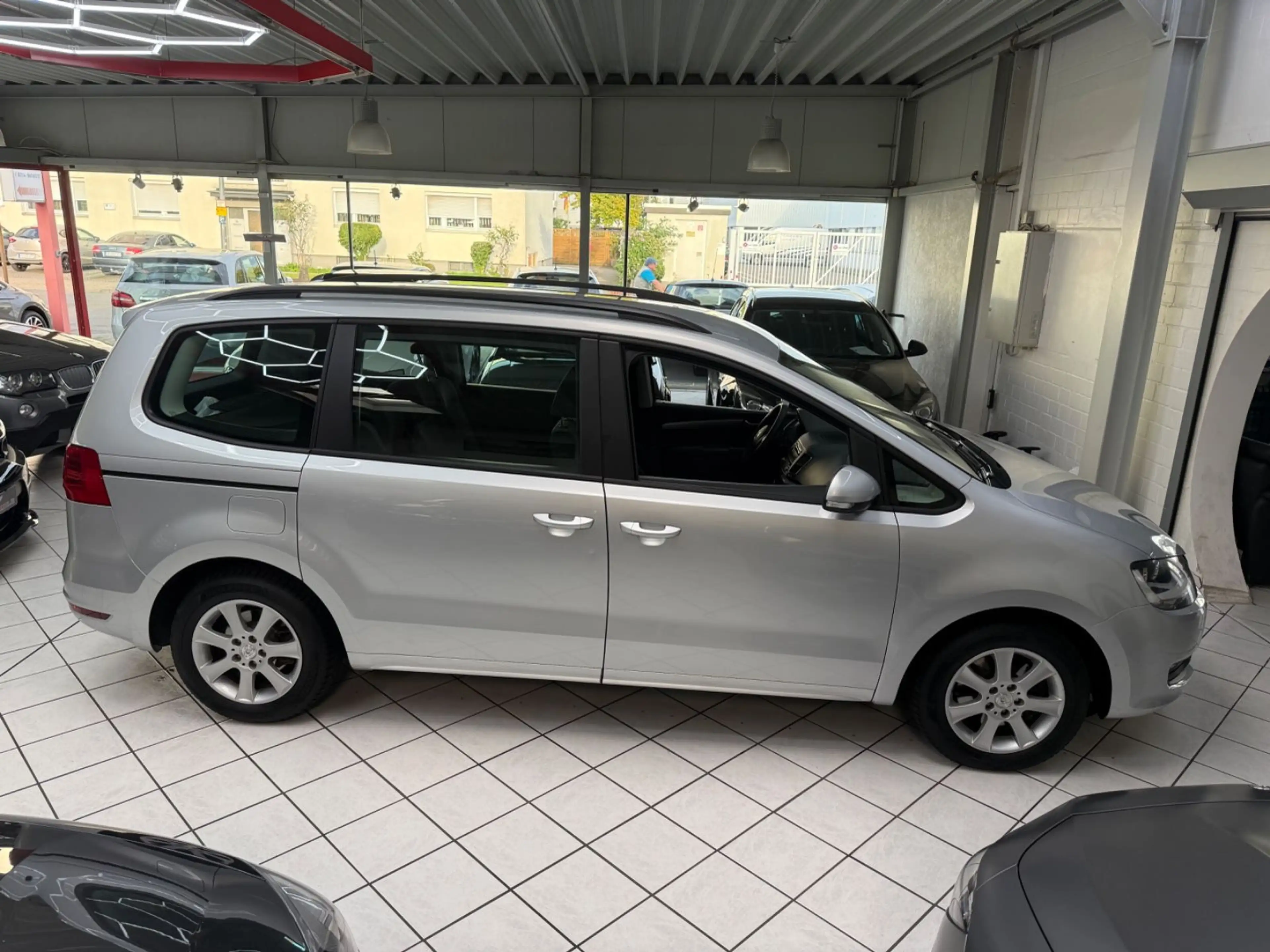 Volkswagen Sharan BMT 1.4 TSI PDC SHZ KLIMA STEUERKETTE NEU — photo 4