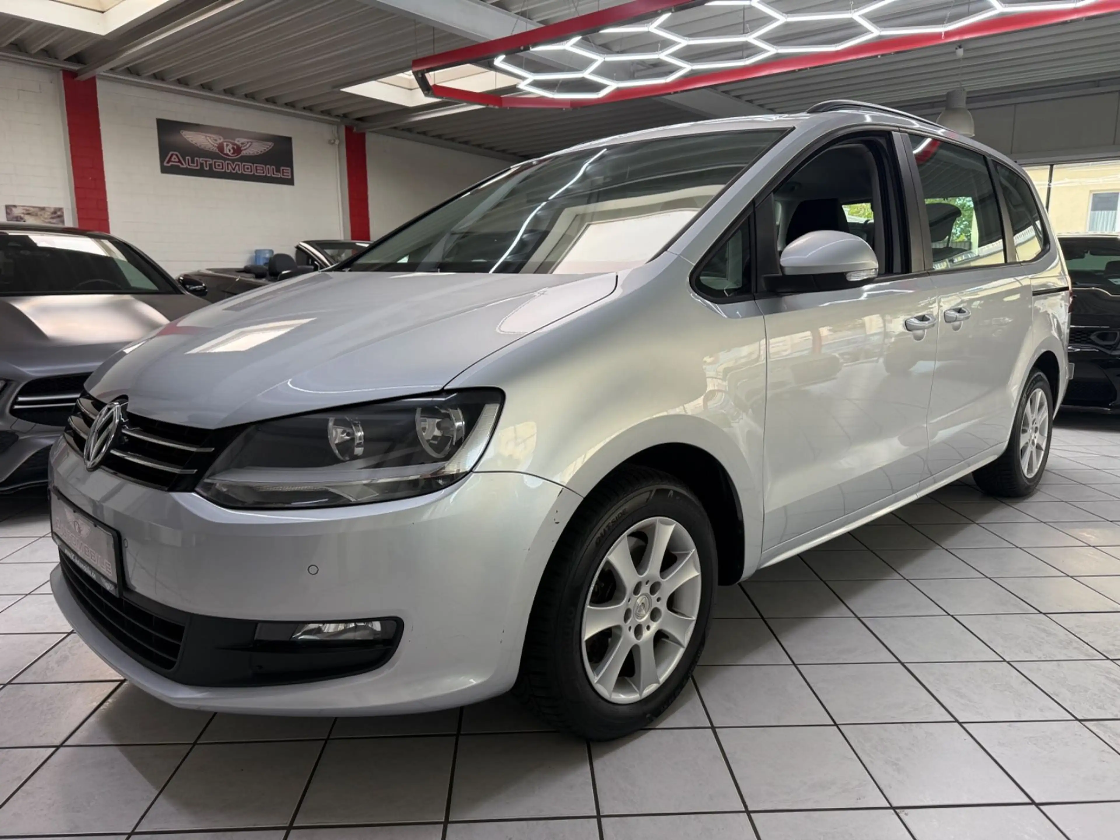 Volkswagen Sharan BMT 1.4 TSI PDC SHZ KLIMA STEUERKETTE NEU