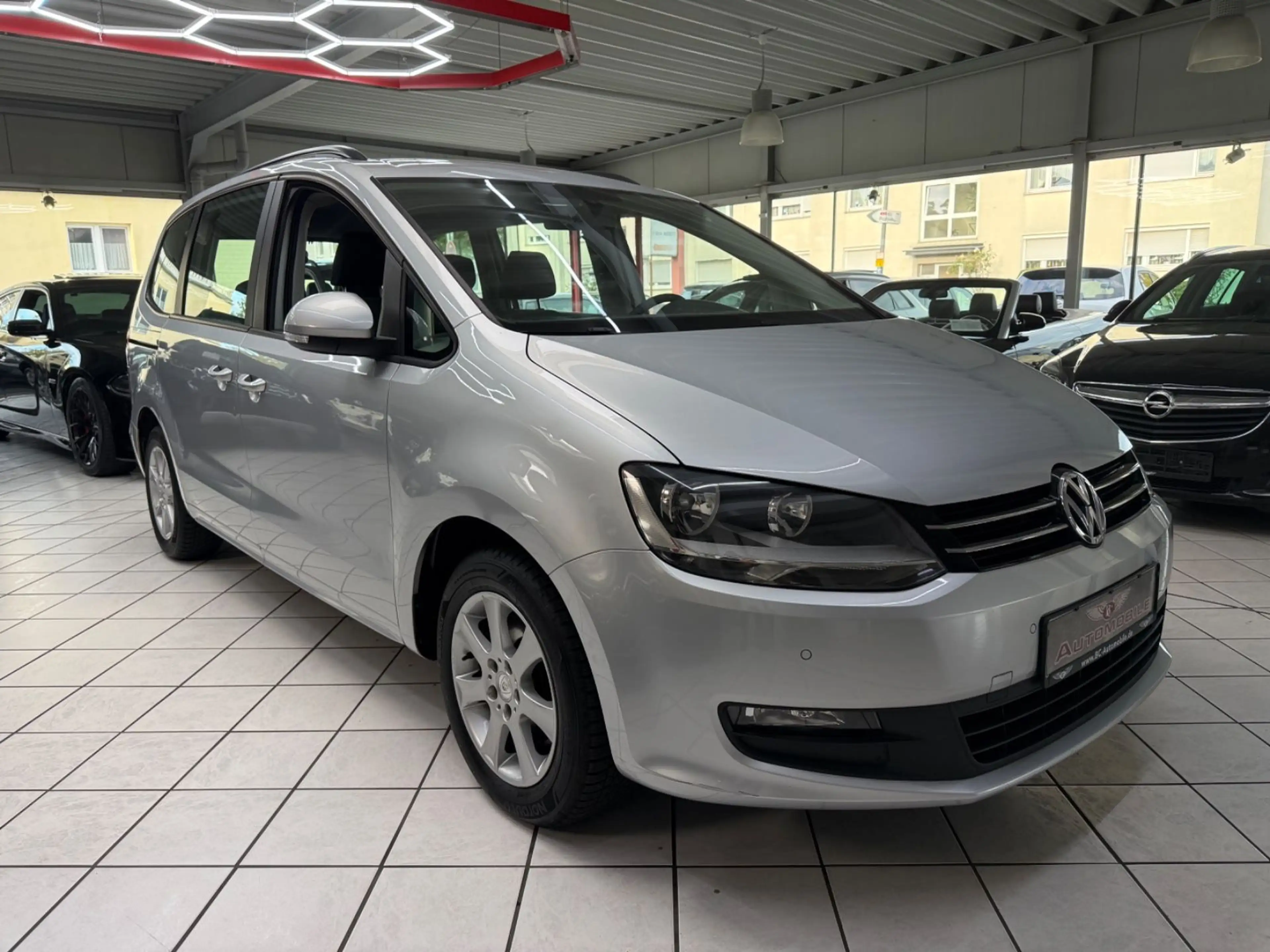 Volkswagen Sharan BMT 1.4 TSI PDC SHZ KLIMA STEUERKETTE NEU — photo 3