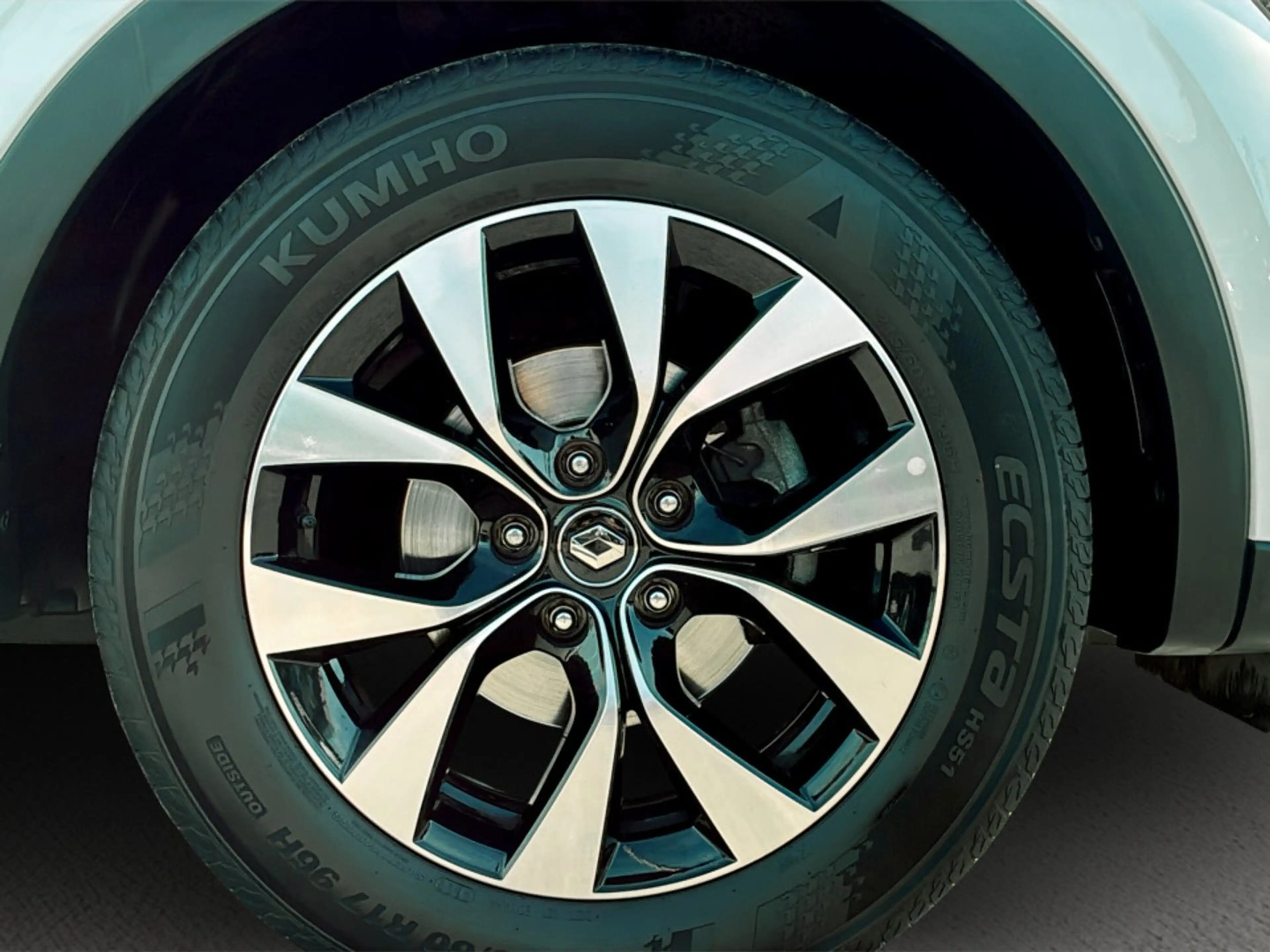Renault Arkana Mild Hybrid 140 EDC Equilibre Aut. — photo 6