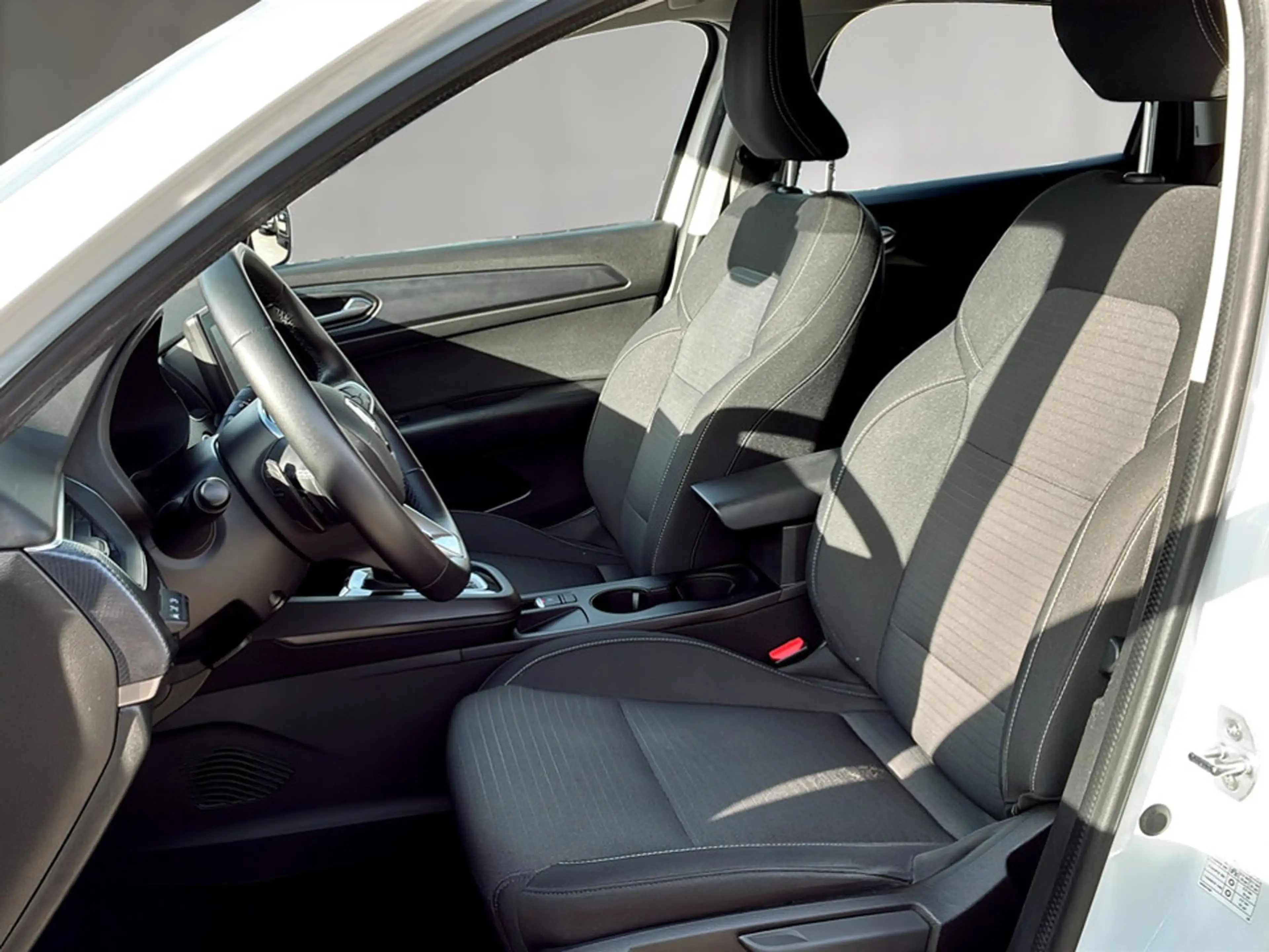 Renault Arkana Mild Hybrid 140 EDC Equilibre Aut. — photo 8