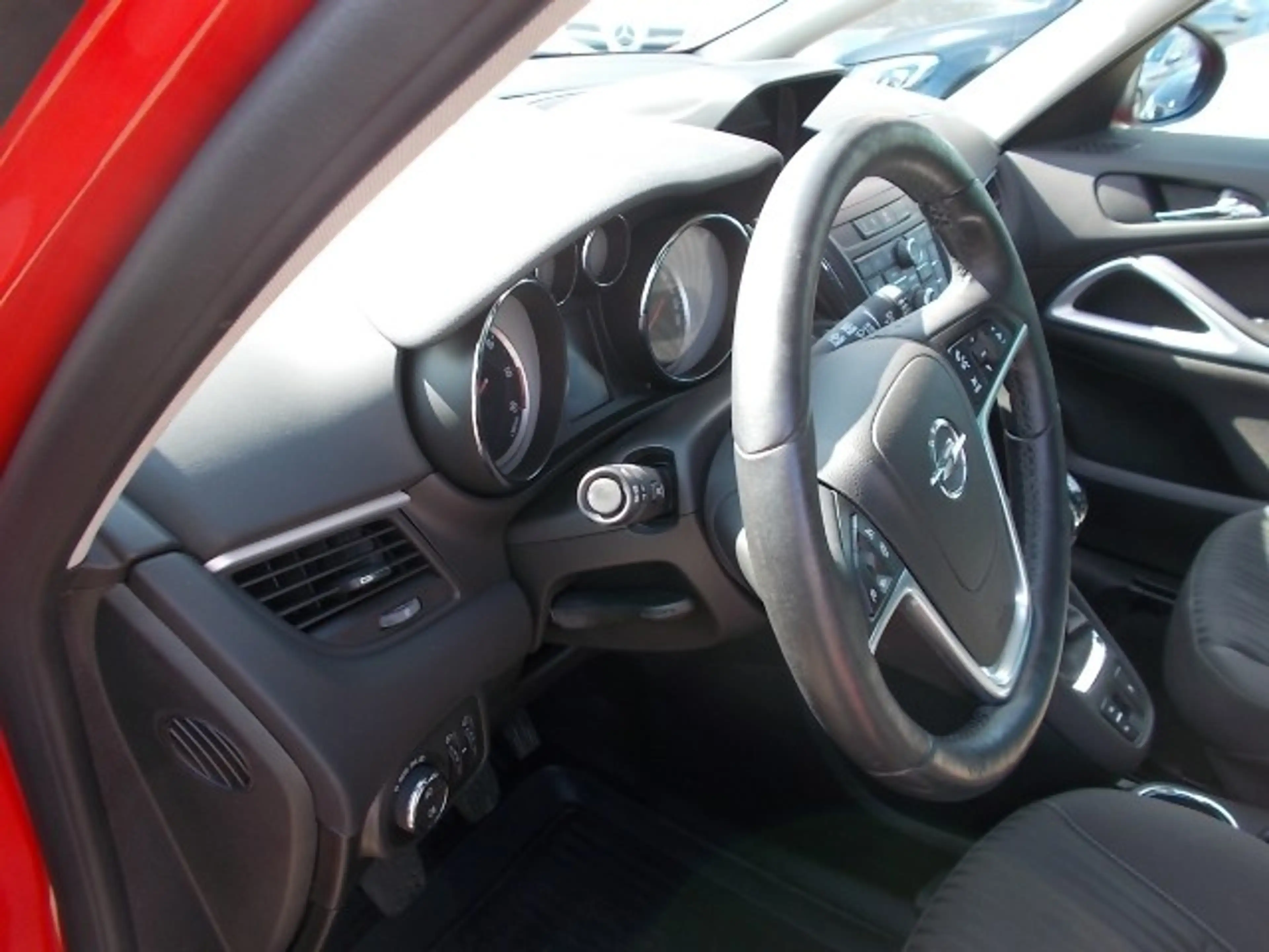 Opel Zafira Tourer Edition 1.6 CDTi Navi AHK SHZ, zus. WR — photo 14