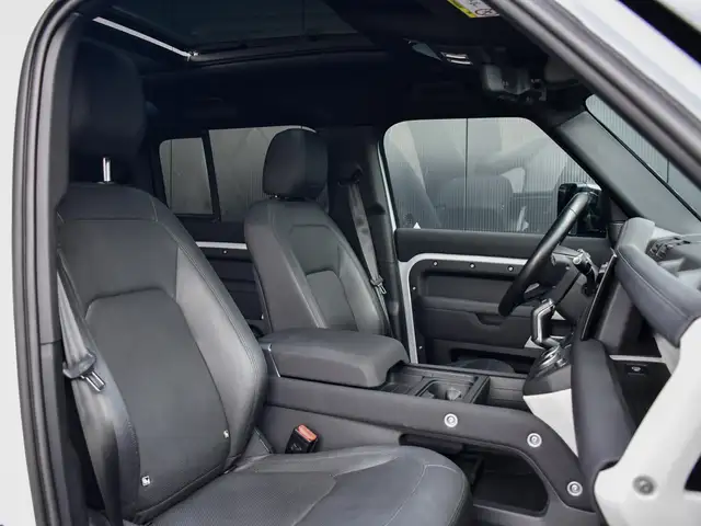 Land Rover Defender view 8