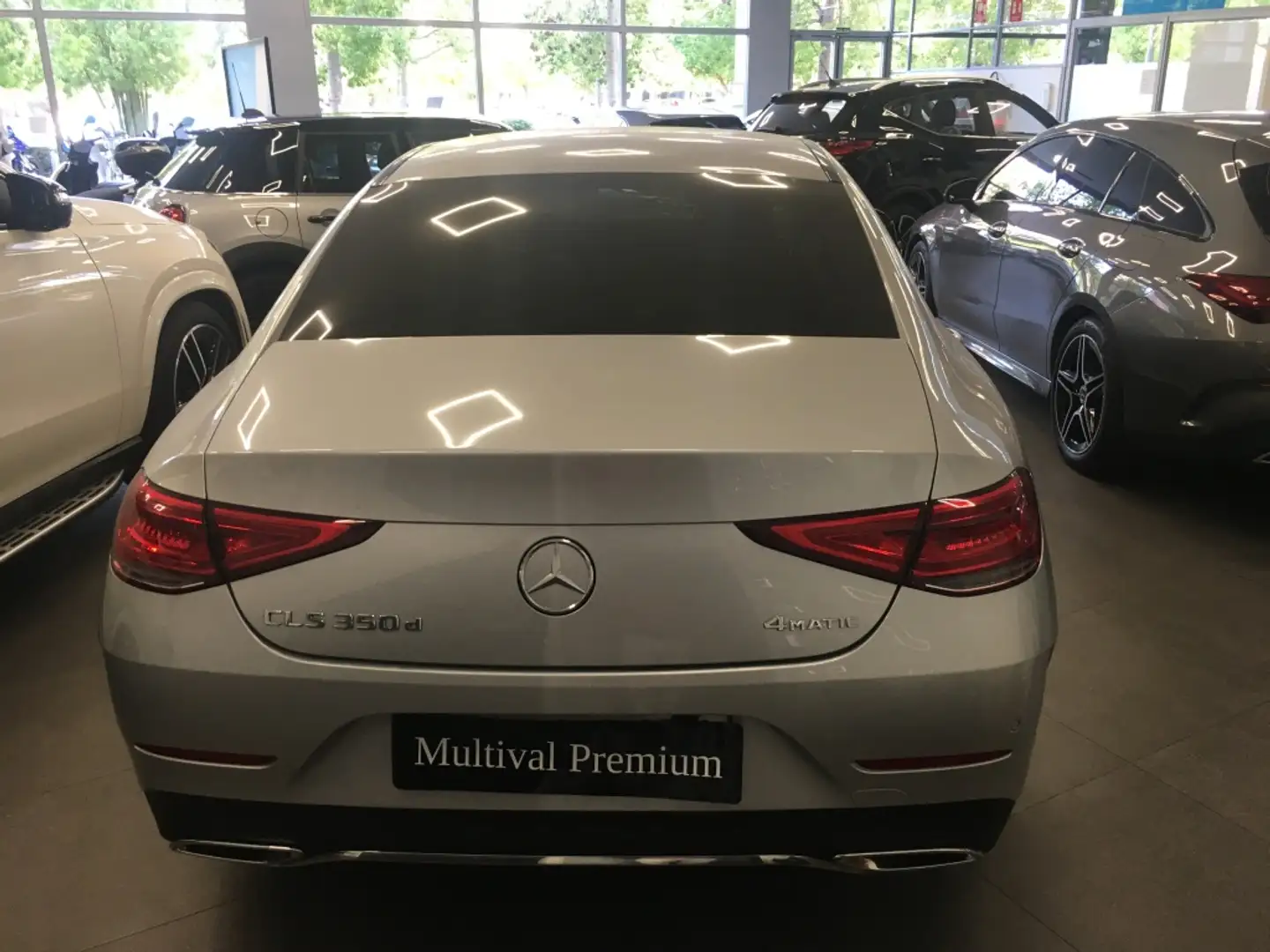 Mercedes-Benz CLS 350 350d 4Matic Aut. Gris - 2