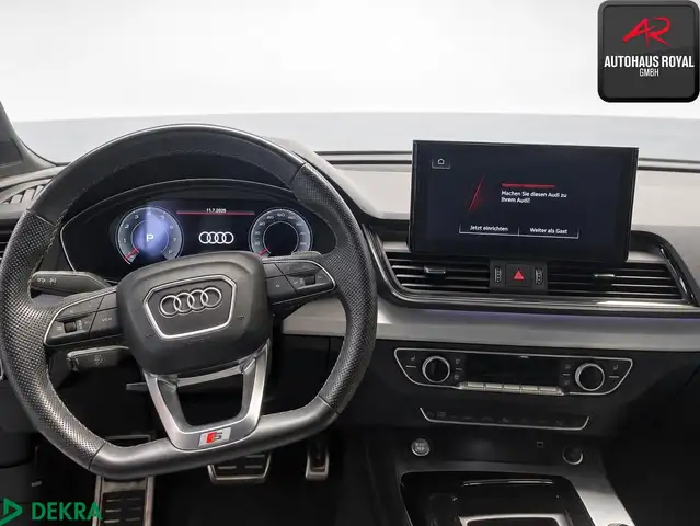 Audi Q5 view 2