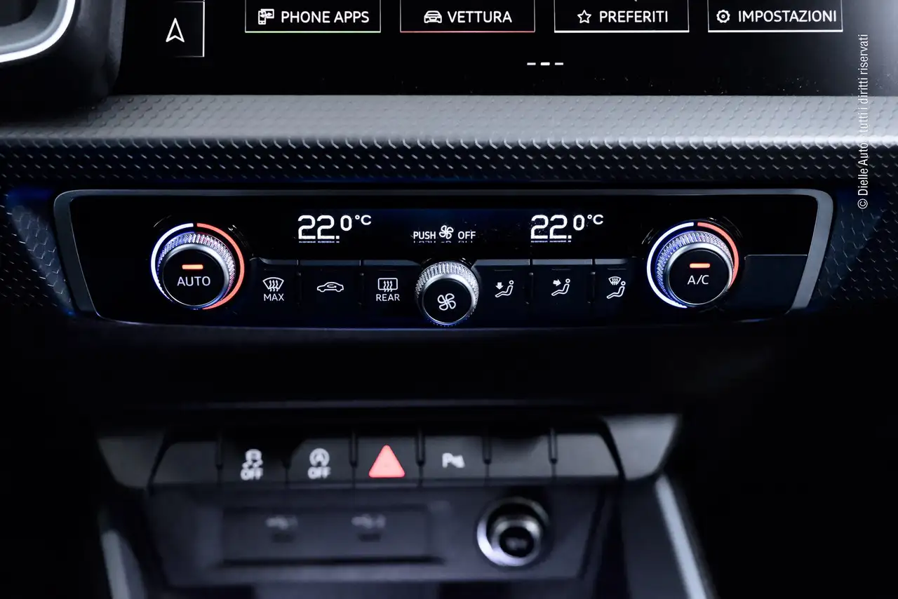 Audi A1 A1 allstreet 30 1.0 tfsi Identity Contrast 116cv s tronic 14