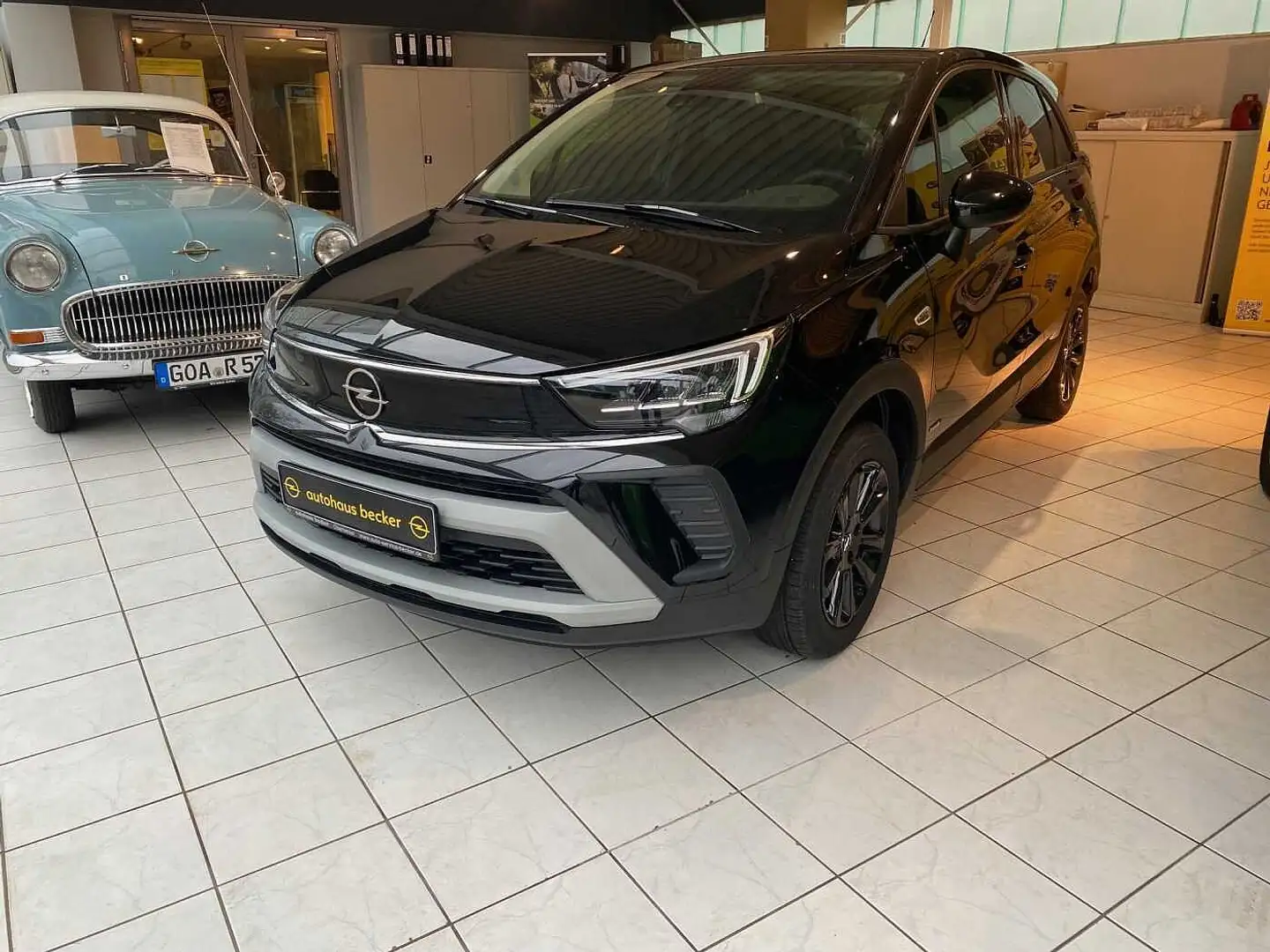 Opel Crossland 1.2 Automatik Design & Tech Plus Schwarz - 1