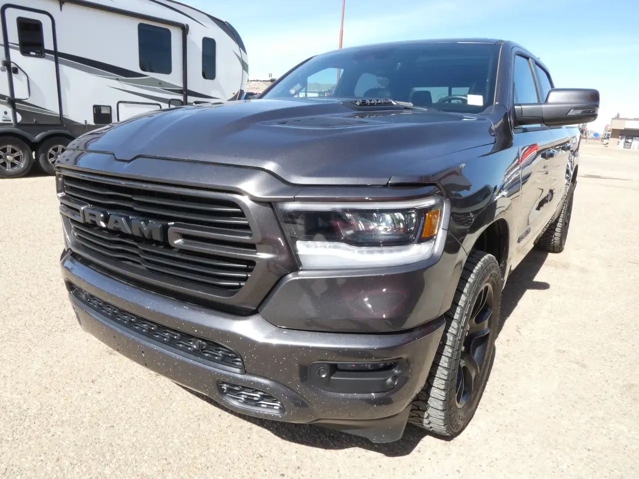 RAM 1500 снимка RAM 1500