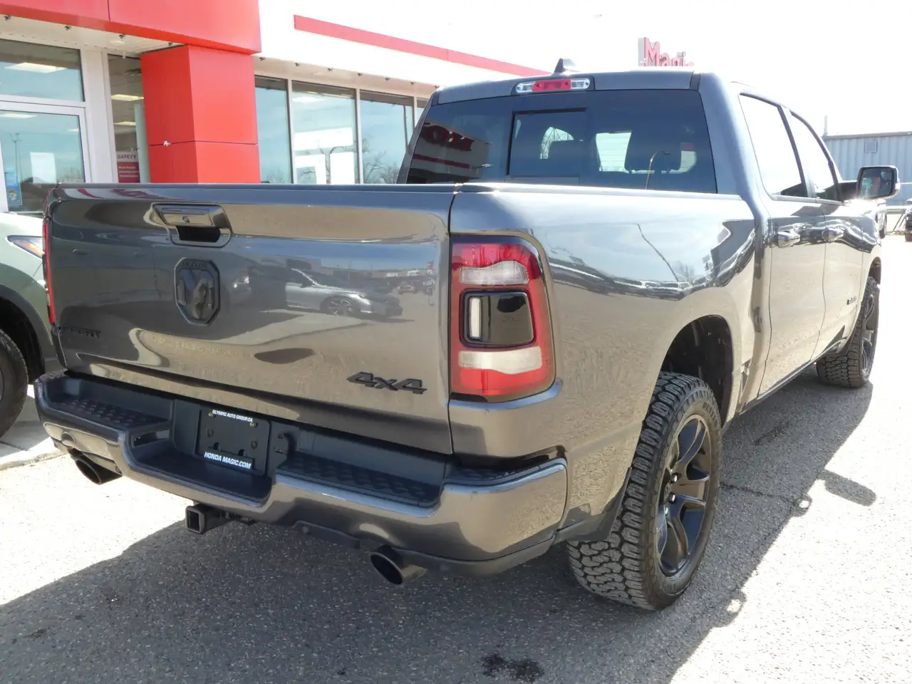 RAM 1500 снимка RAM 1500