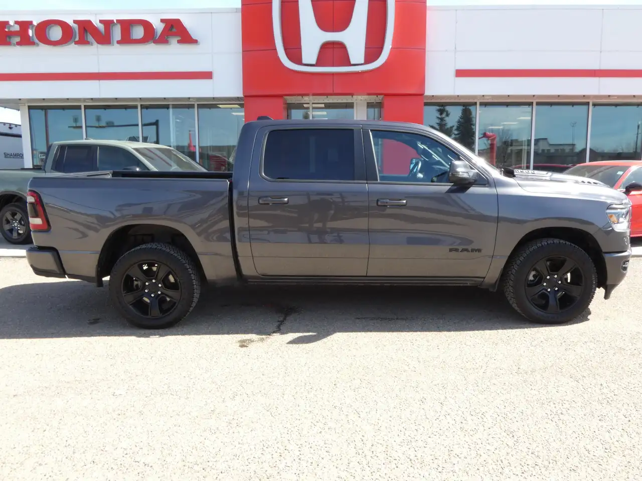 RAM 1500 снимка RAM 1500