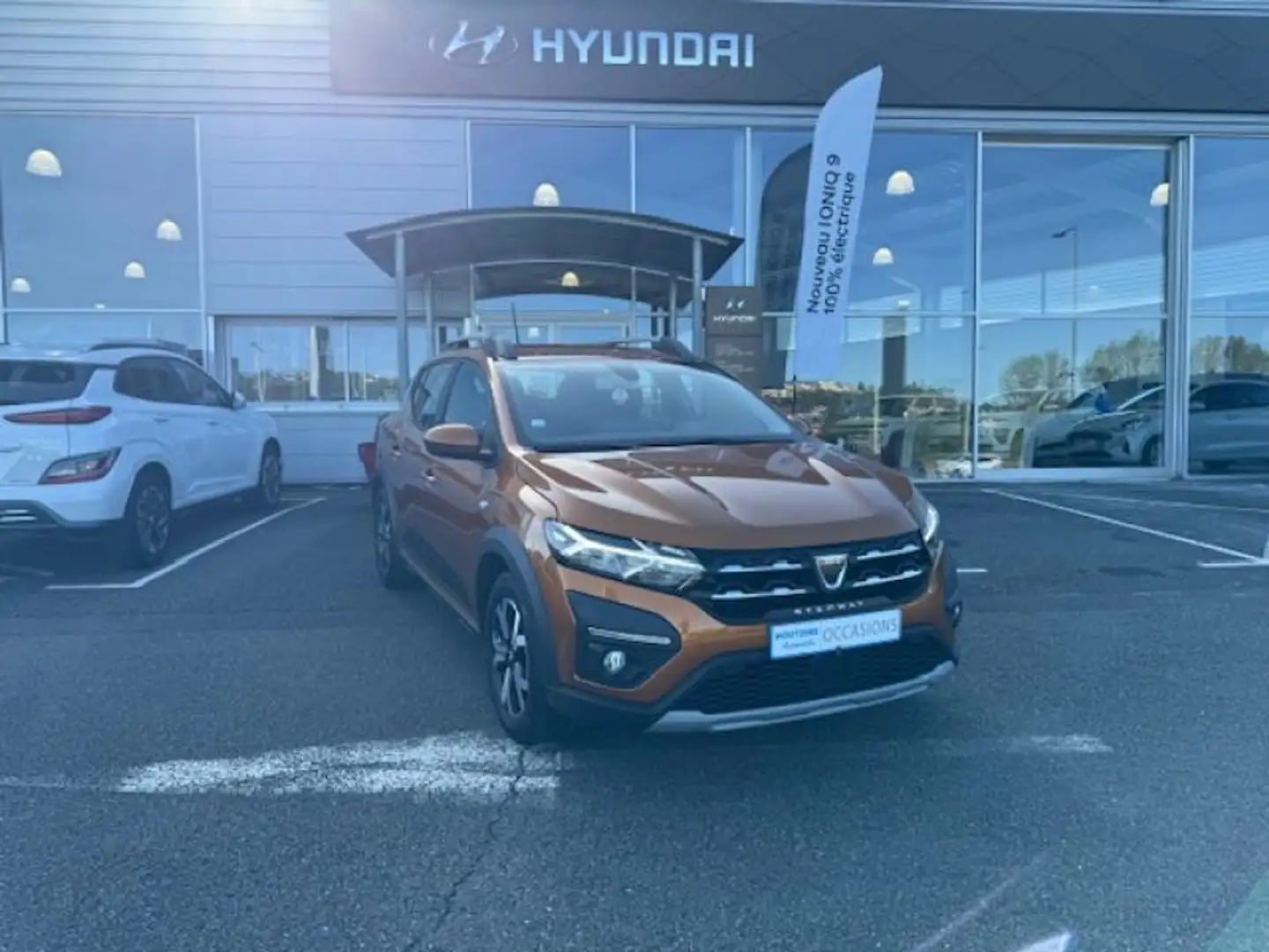 Dacia Sandero 1.0 TCe 90ch Stepway Confort Orange - 1