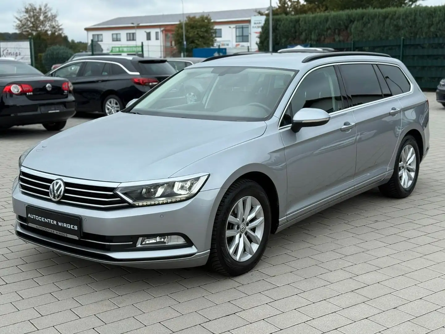 Volkswagen Passat Variant Comfortline*AUTOMATIK** Silber - 1