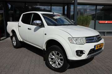2.5 DCI DUBBEL CABIN 2 ZITS A/T 4WD VAN