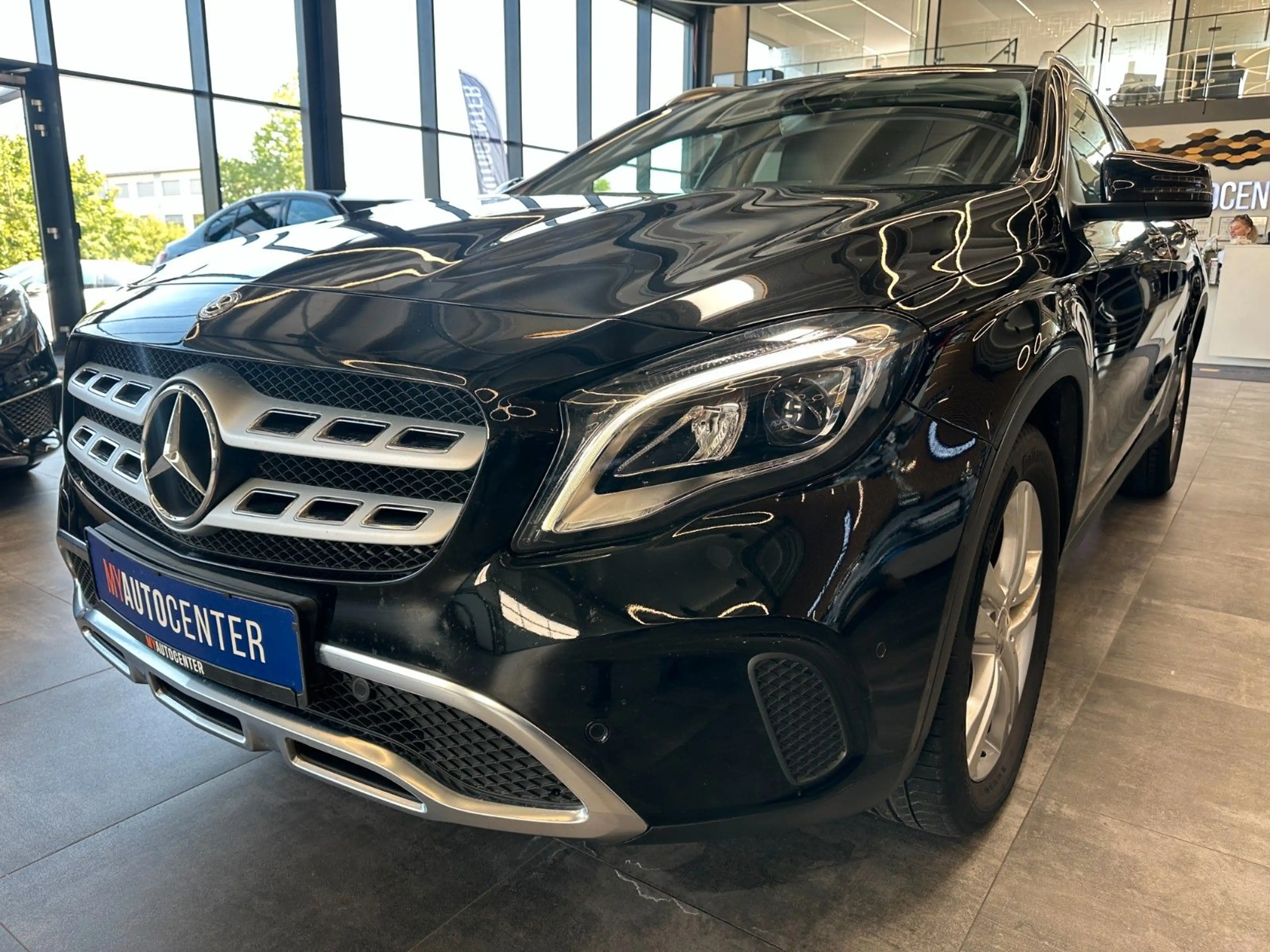 Mercedes-Benz GLA 220 CDI / d 4Matic *LED*Kamera* — photo 3