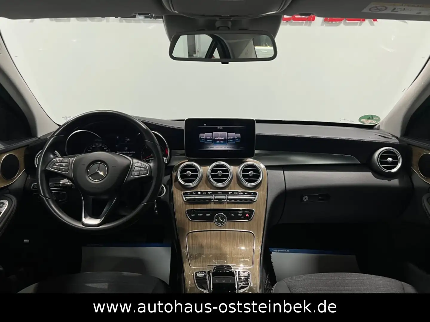 Mercedes-Benz C 220 d BLUETEC/AMG-LINE/PANO/HEAD-UP/LED/SHZ/ Zwart - 2