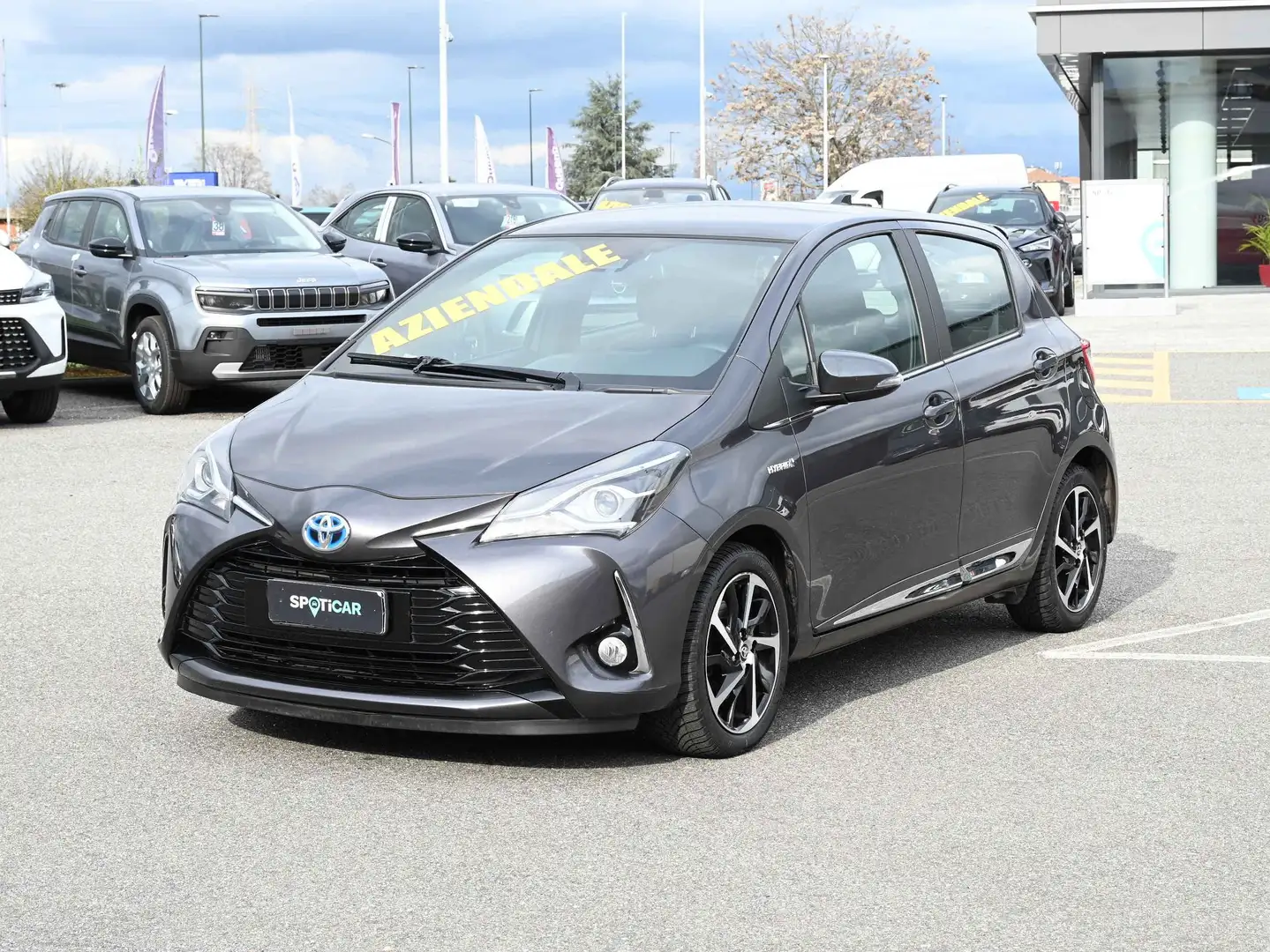 Toyota Yaris 1.5h Style my18 Grijs - 1