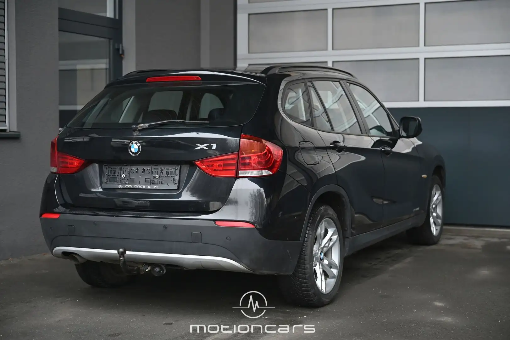 BMW X1 xDrive 18d Pickerl NEU Schwarz - 2
