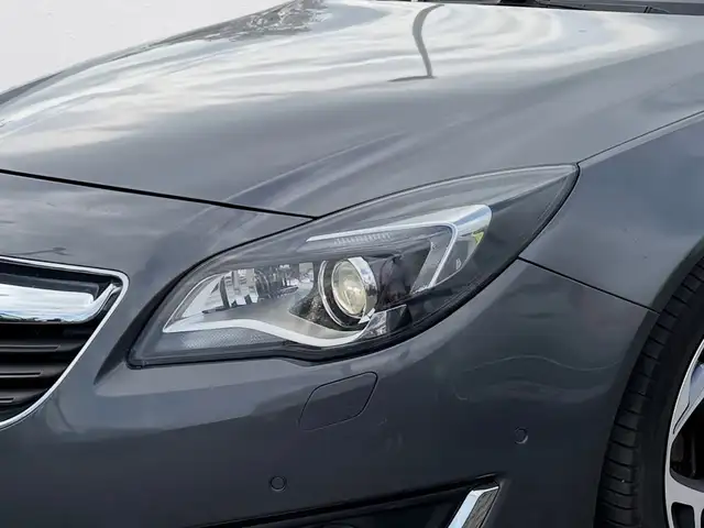 Opel Insignia view 3