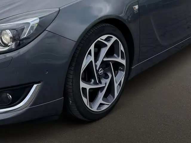 Opel Insignia view 2