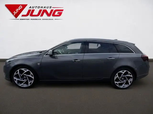 Opel Insignia view 4