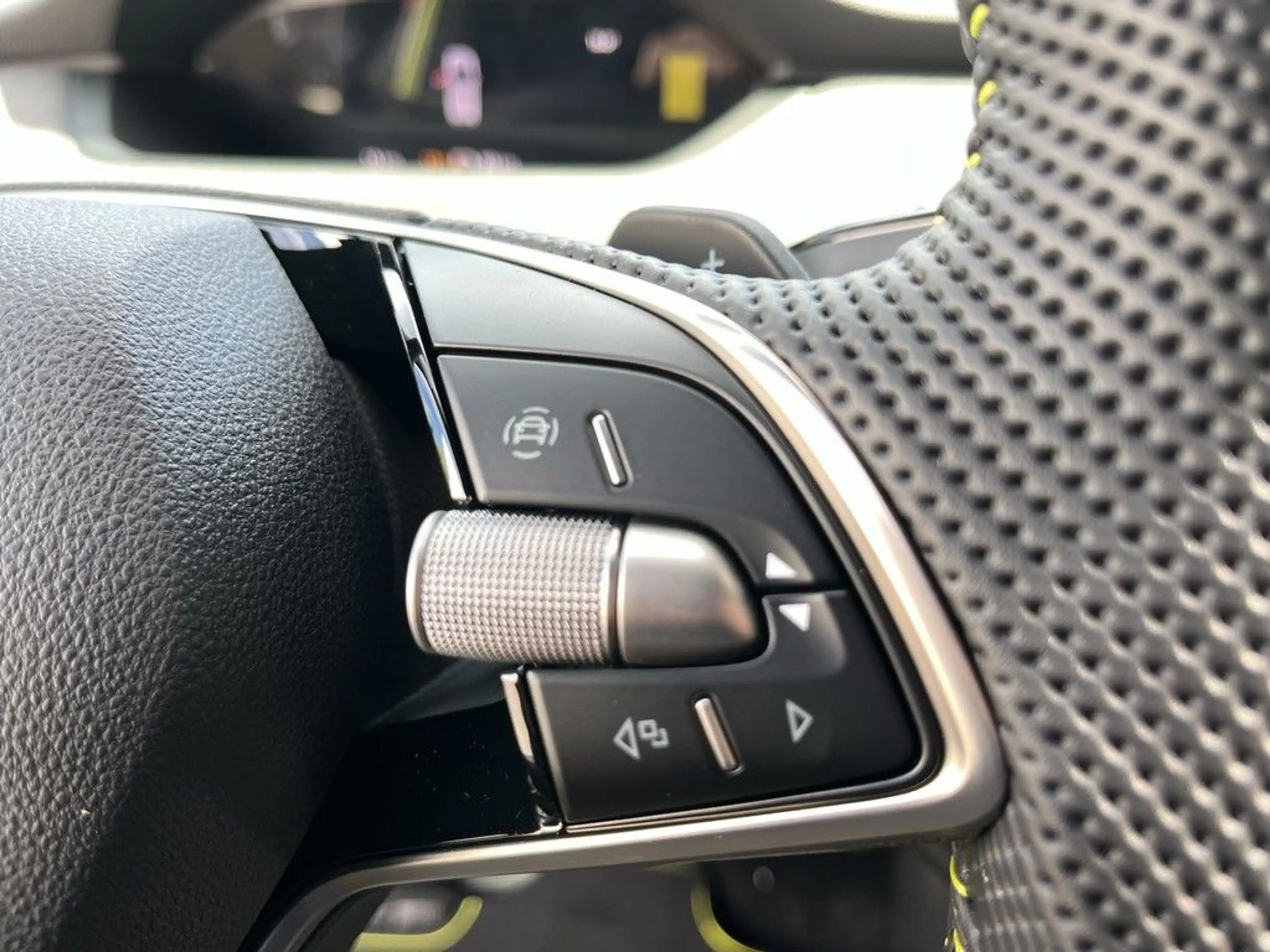 Skoda Enyaq 82 kWh 340PS 1-Gang-Automatik RS 4x4 — photo 15
