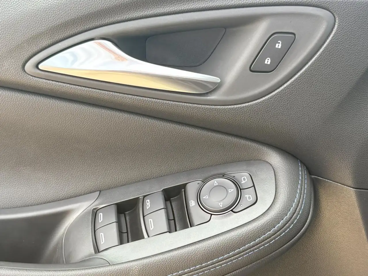 Buick Encore снимка Buick Encore