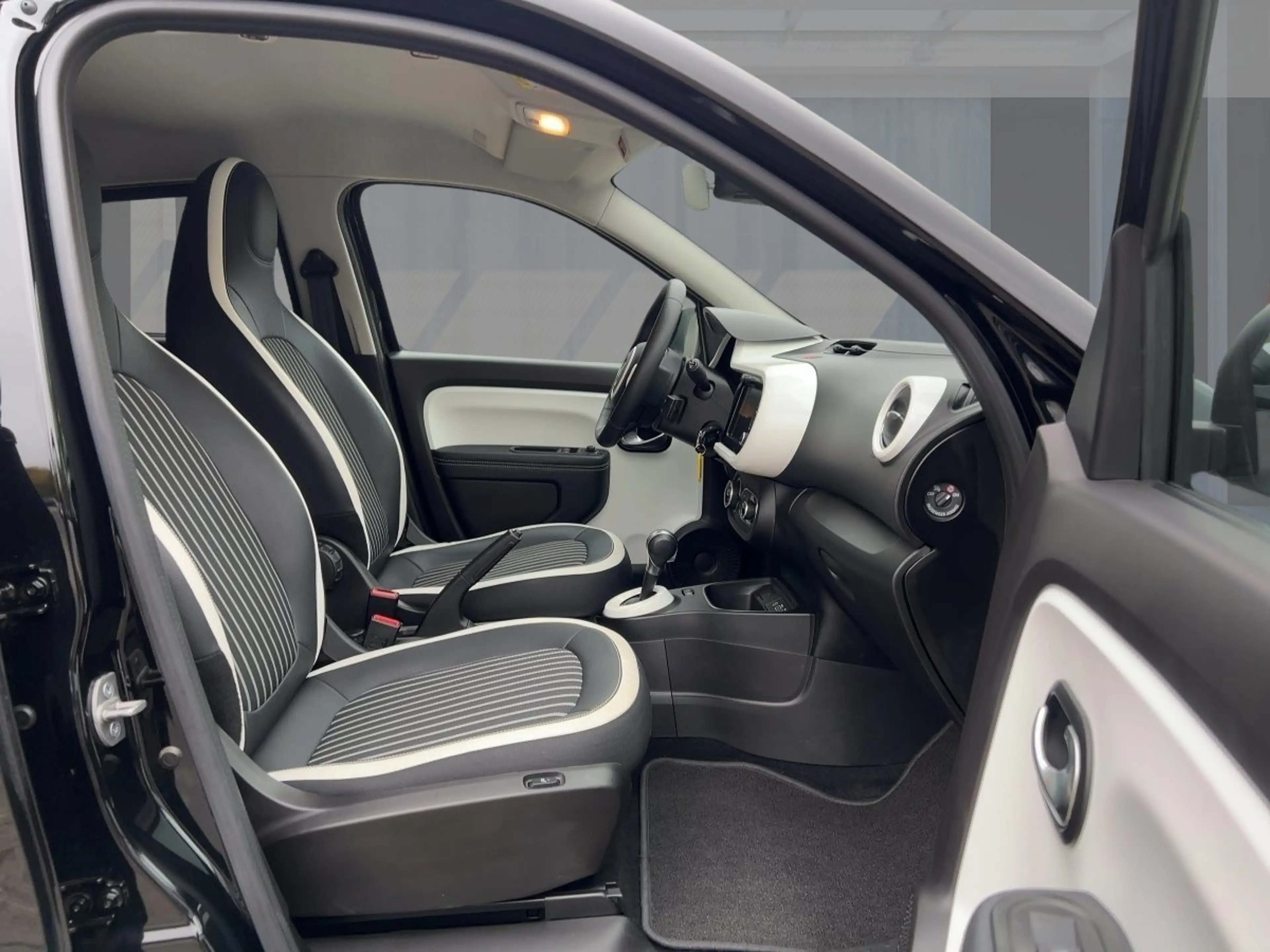 Renault Twingo Techno Electric — photo 8