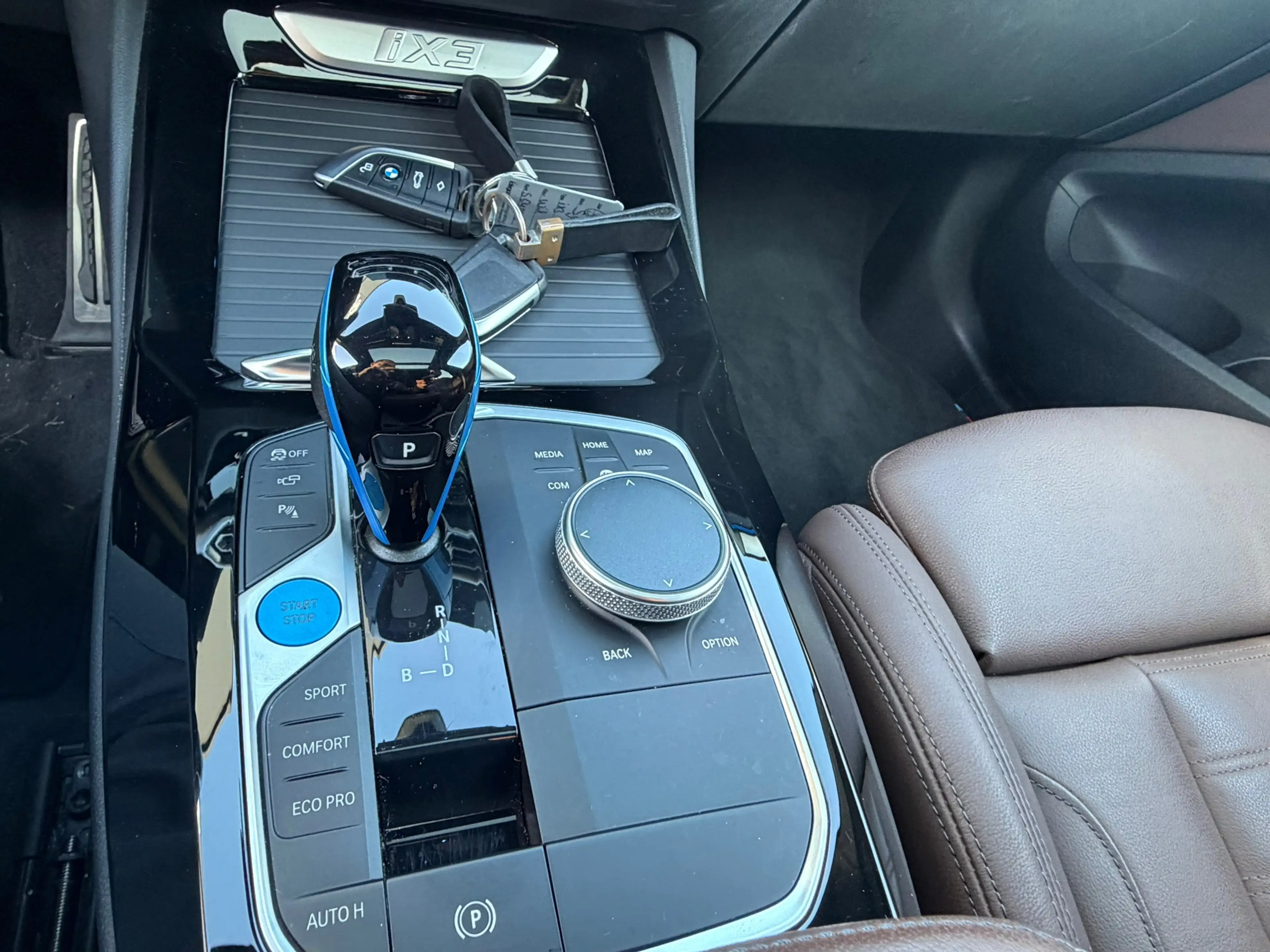 BMW iX3 High Executive 80 kWh M-PORT Leder | HUD |SOH 100% — photo 27