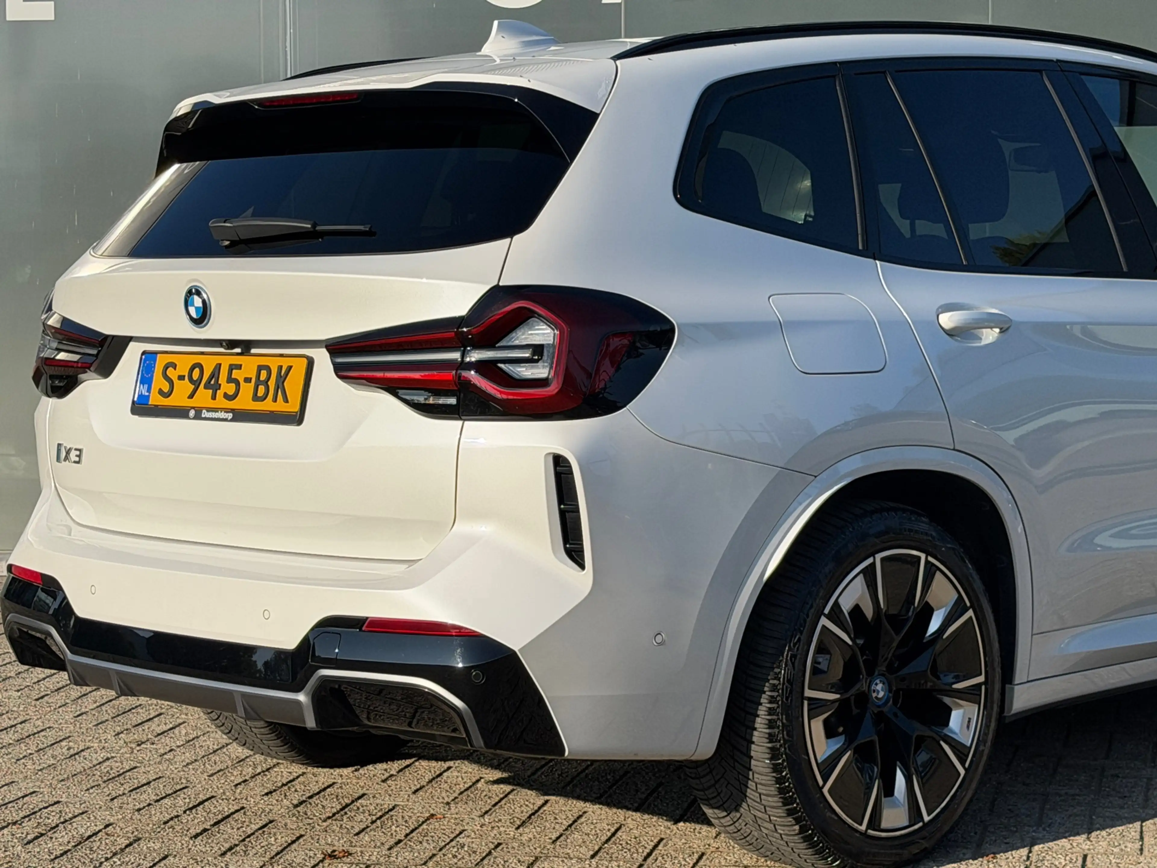 BMW iX3 High Executive 80 kWh M-PORT Leder | HUD |SOH 100% — photo 8