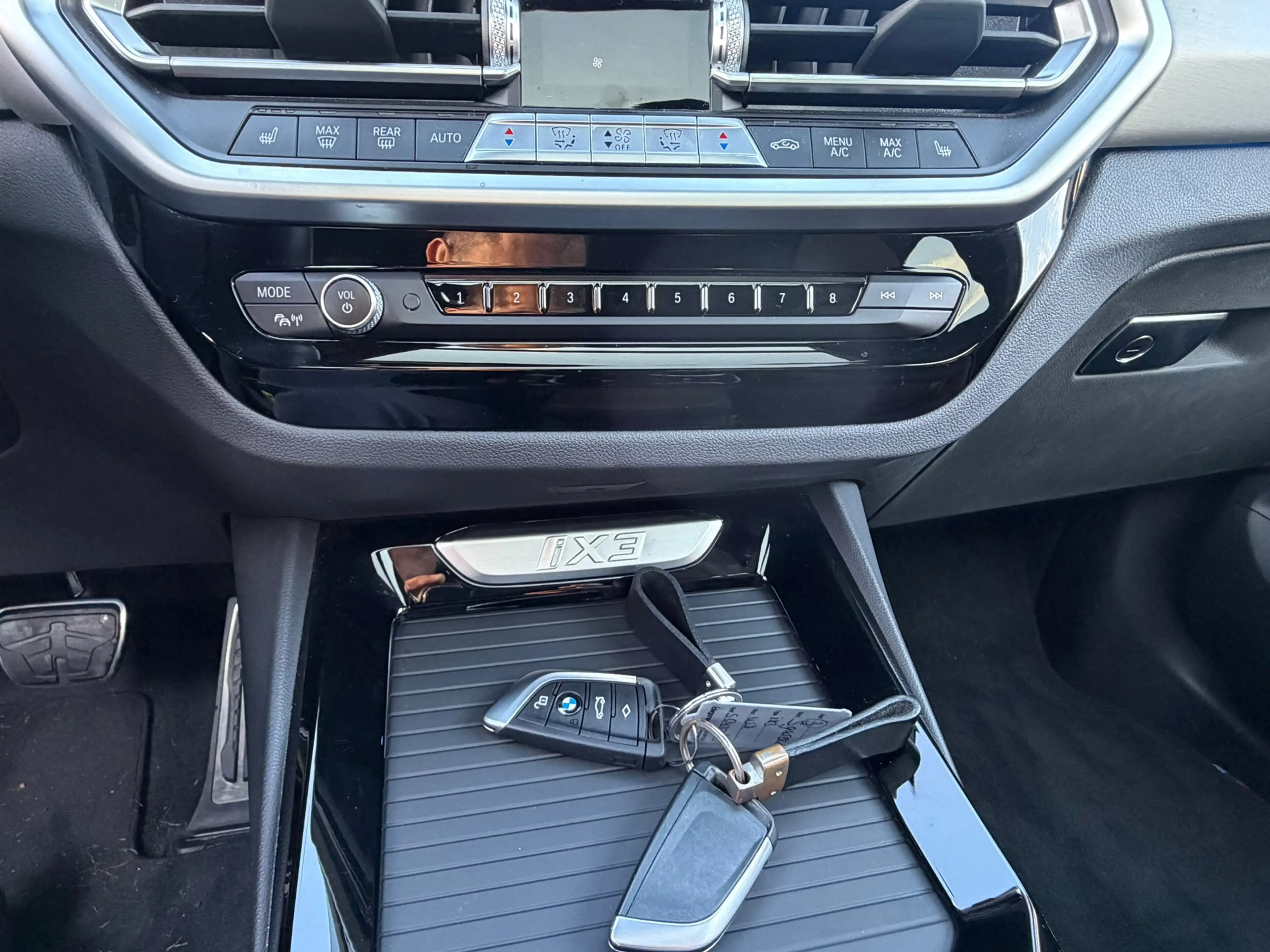 BMW iX3 High Executive 80 kWh M-PORT Leder | HUD |SOH 100% — photo 26