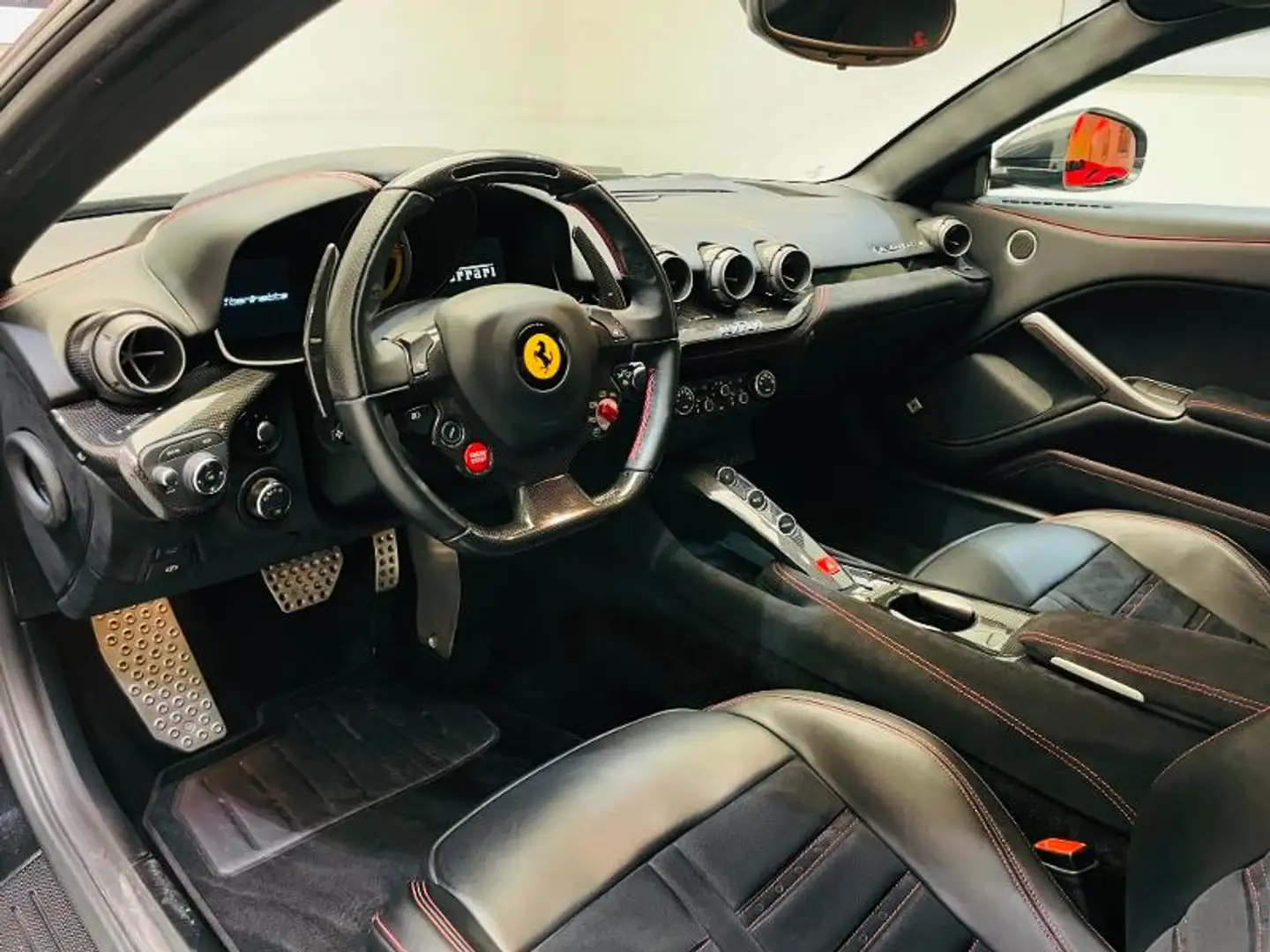 Ferrari F12 V12 6.3 740ch Negru - 2