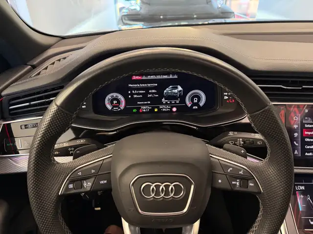 Audi Q8 view 6