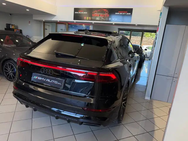 Audi Q8 view 14