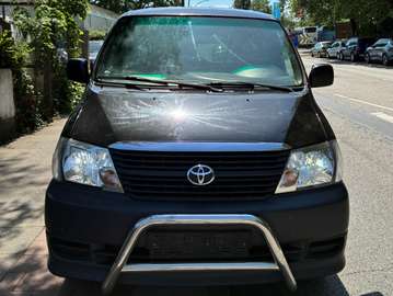 Toyota Hiace 2011