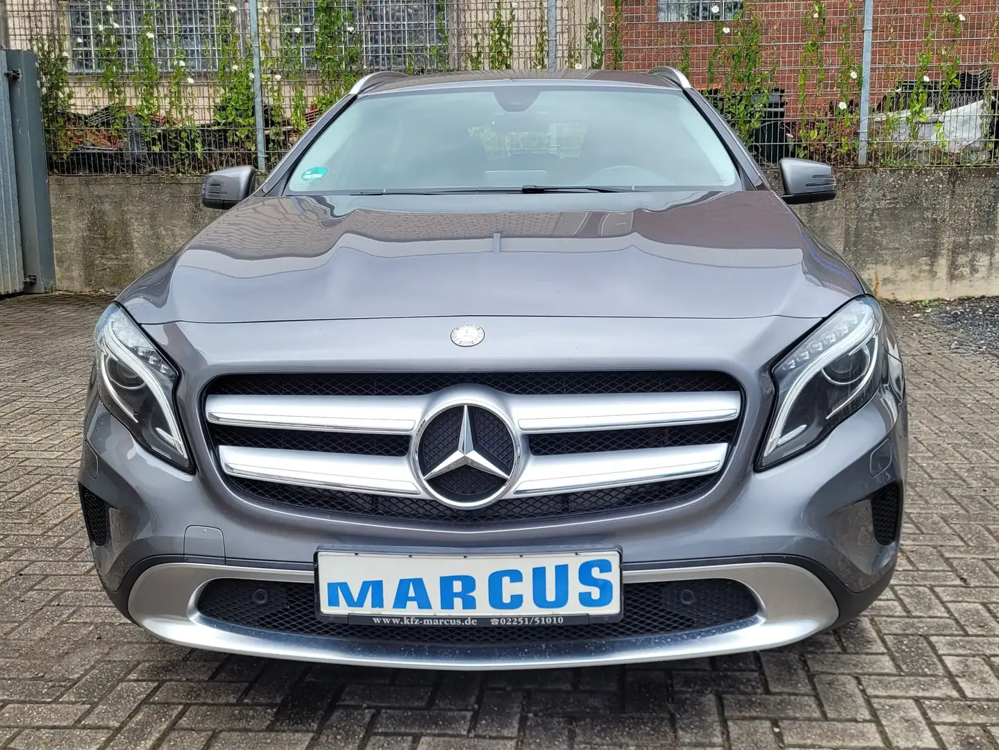 Mercedes-Benz GLA 200 GLA 200 Edition 1 (156.943) Grau - 2