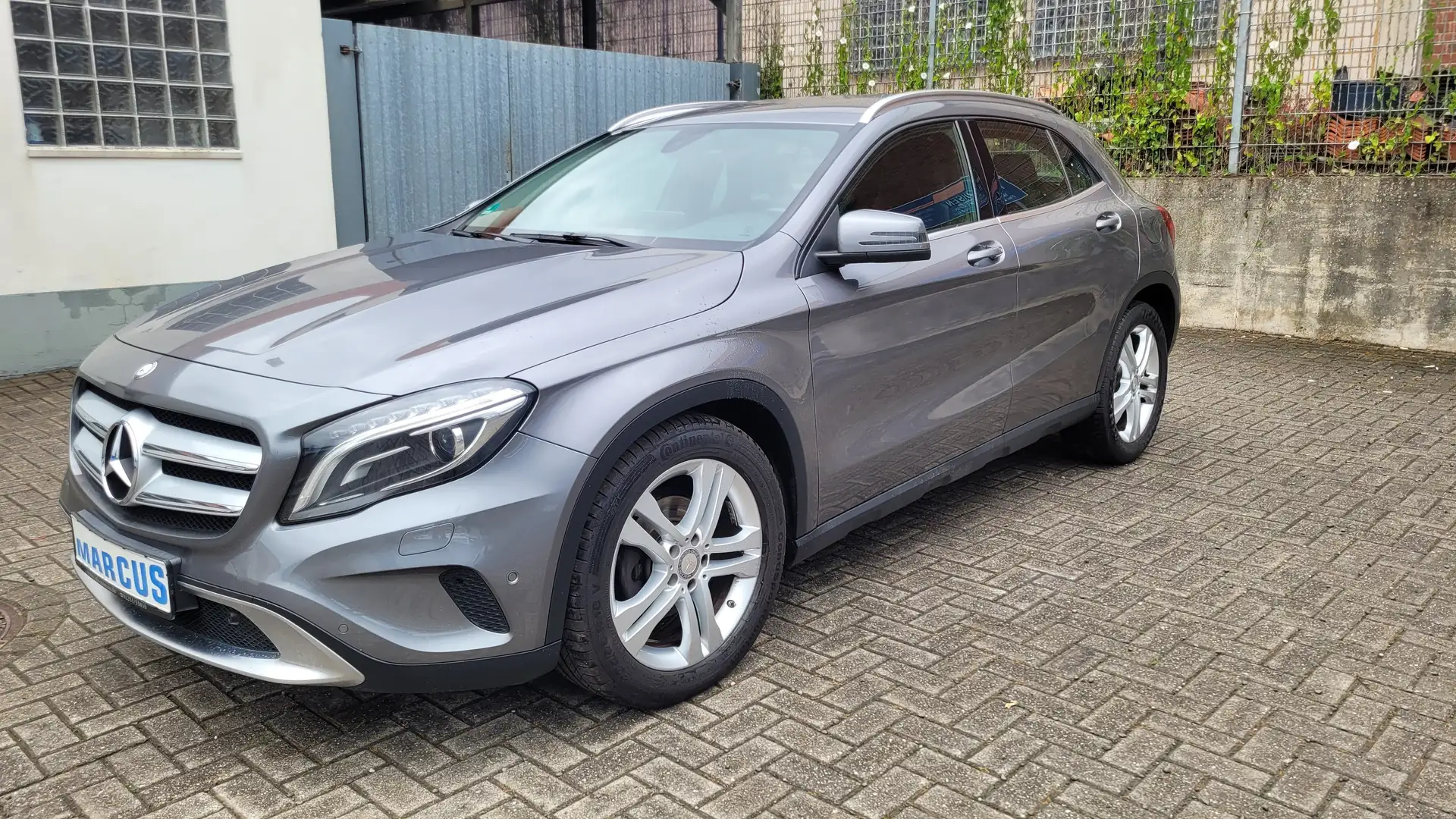 Mercedes-Benz GLA 200 GLA 200 Edition 1 (156.943) Grau - 1