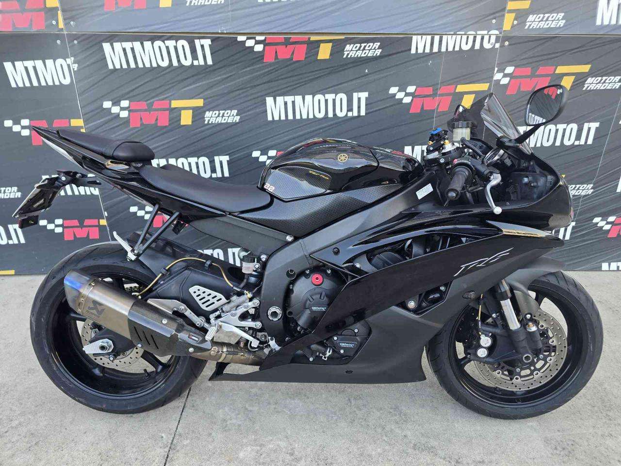 Yamaha YZF-R6 Akrapovic 50 Foto  Video 360