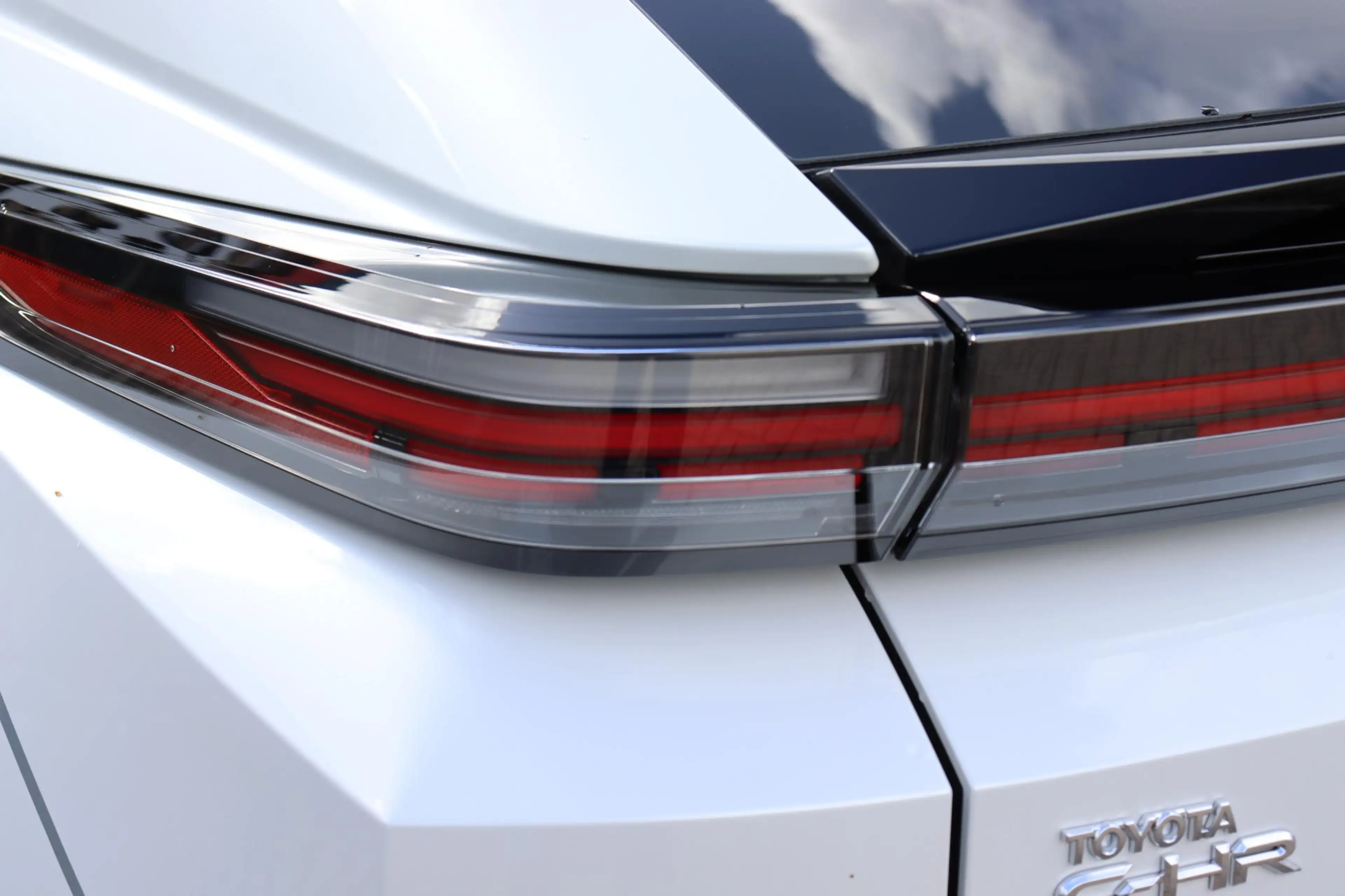 Toyota C-HR+ First Edition 77 kWh , Nieuw en direct leverbaar m — photo 11